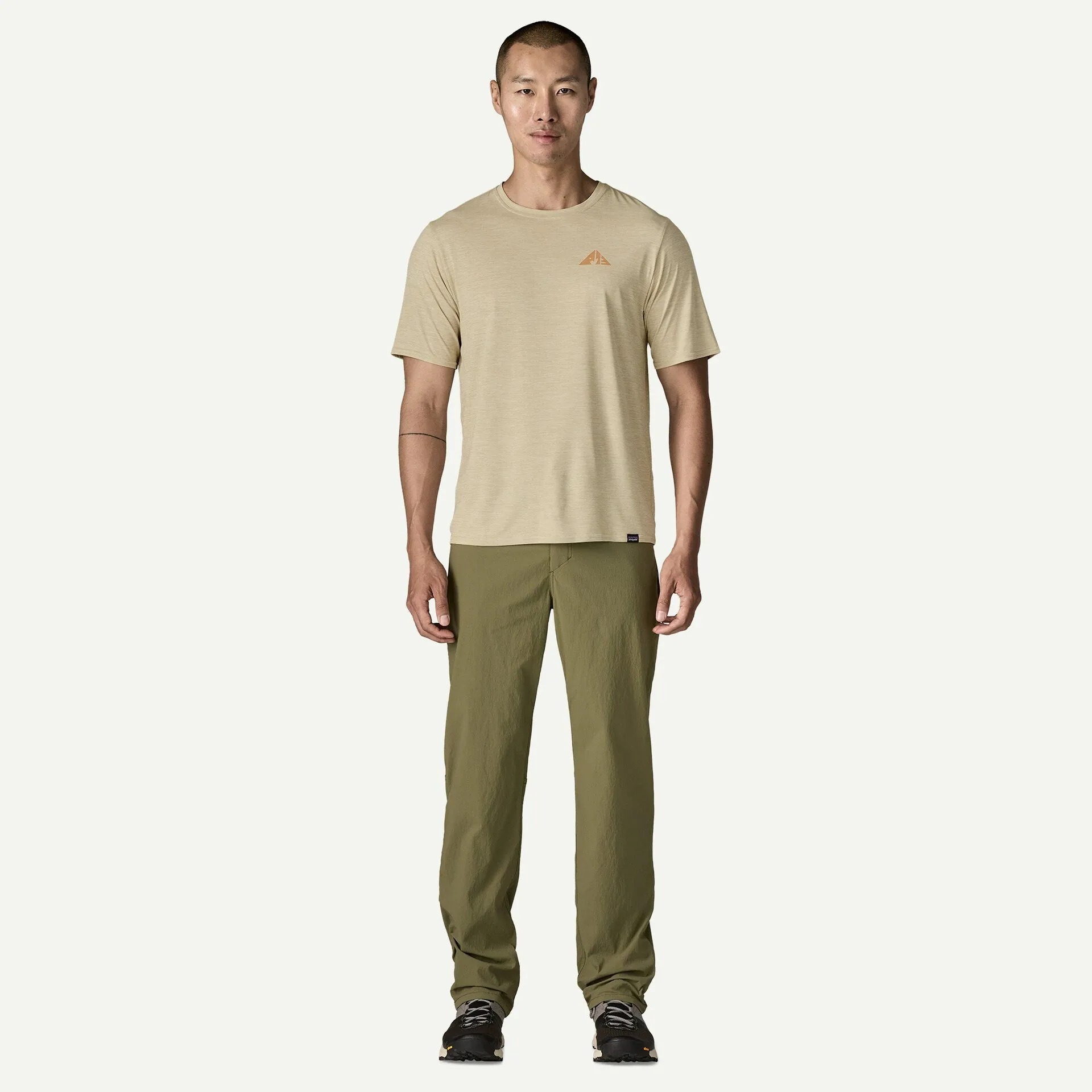 [Patagonia] 男款 Cap Cool Daily Graphic Shirt - Lands 防曬快乾短袖 FW25 (PT45385)