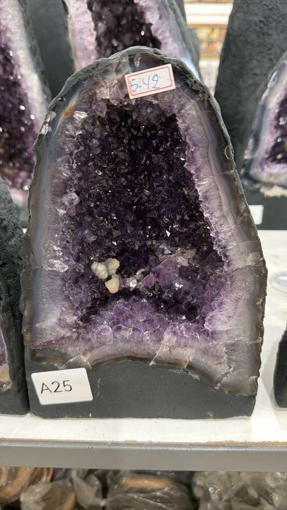 WN025 紫水晶洞 A25 17x25cm 5.42kg