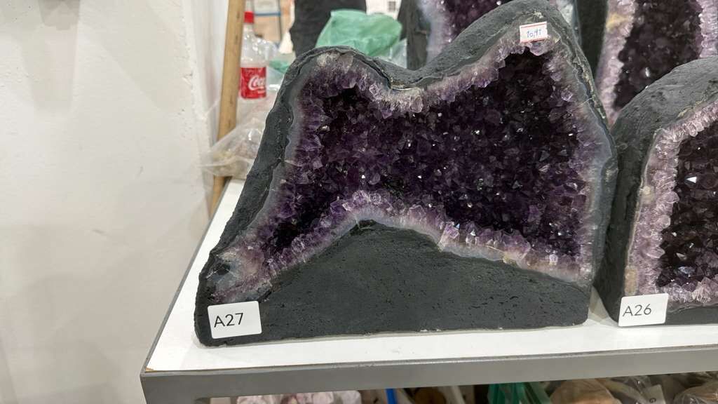 WN027 紫水晶洞 A27 33x26cm 10.47kg