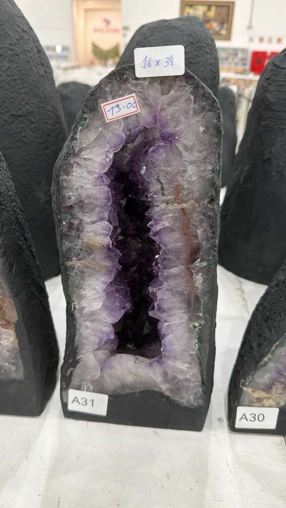 WN031 紫水晶洞 A31 16x34cm 13kg