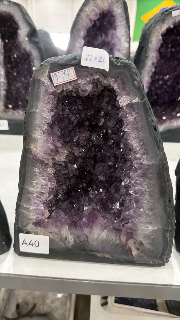 WN040 紫水晶洞 A40 22x26cm 9.17kg