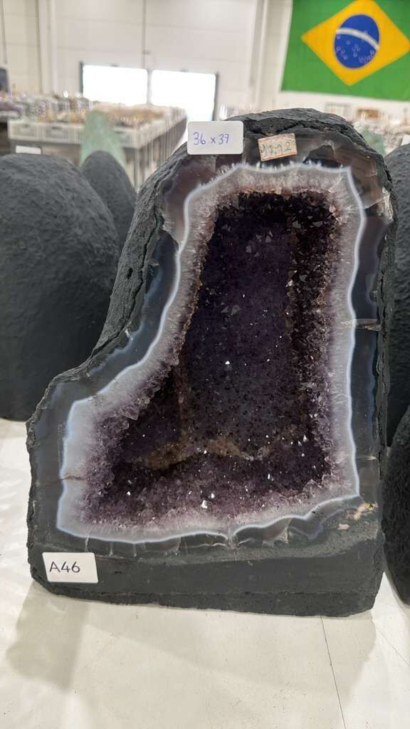 WN046 紫水晶洞 A46 36x37cm 11.72kg