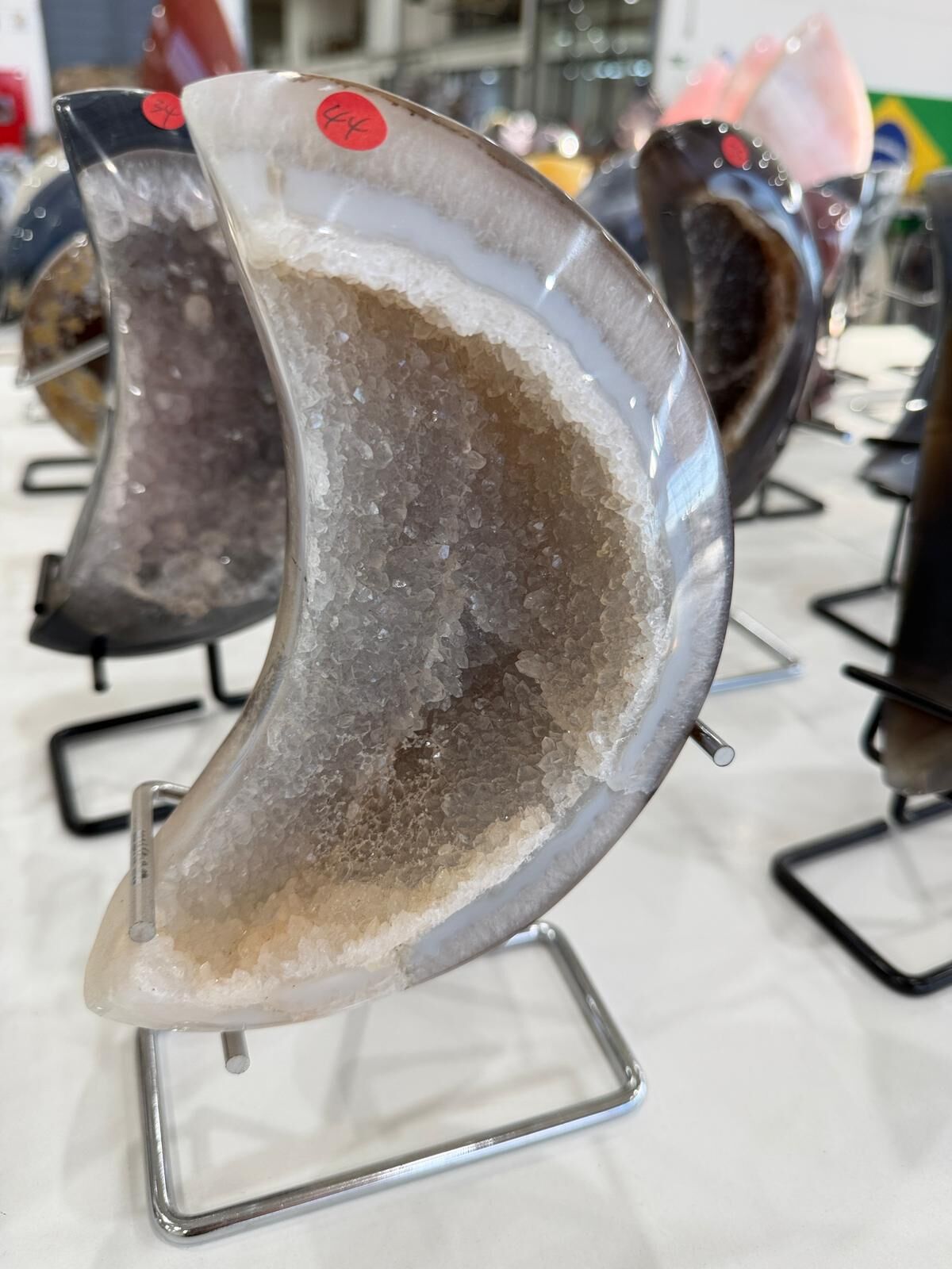 WN244 MN44 SS級瑪瑙晶洞月亮