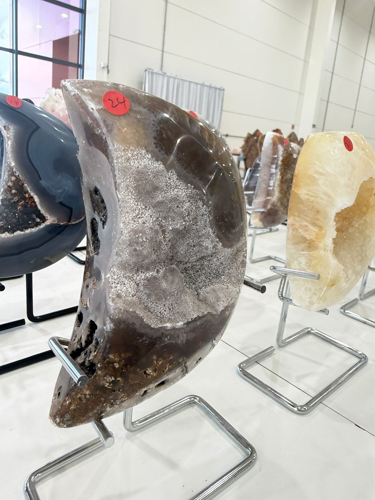 WN224 MN24 SS級瑪瑙晶洞月亮