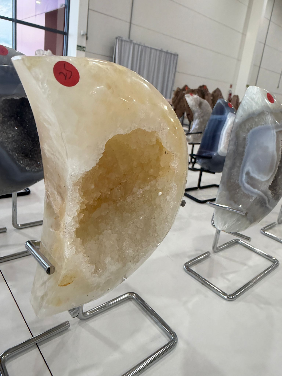 WN225 MN25 SS級瑪瑙晶洞月亮