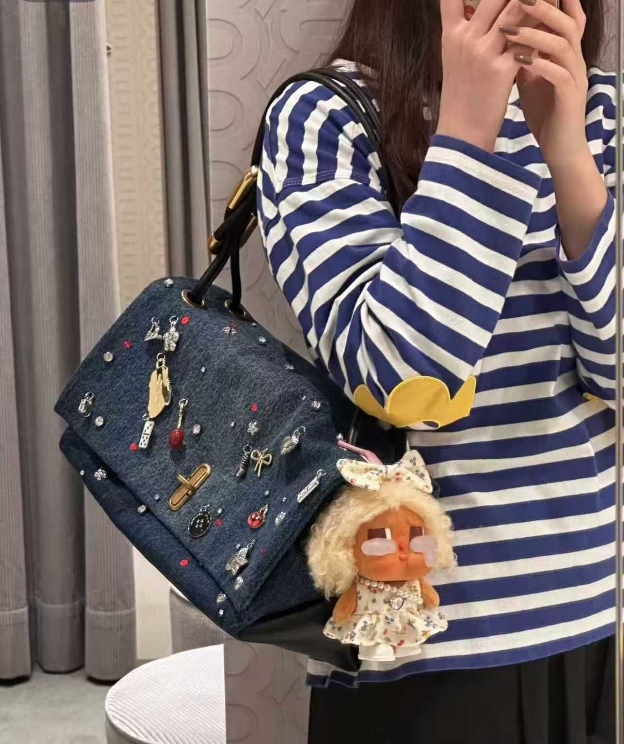 【預購】K031409 Marc Jacobs The Trinket Charm 牛仔雙鏈肩背包(大號)