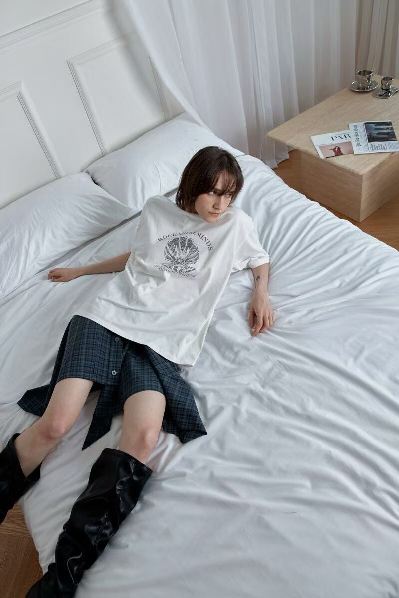 #AF131氛圍感珍珠貝殼Ｔ(白/墨)