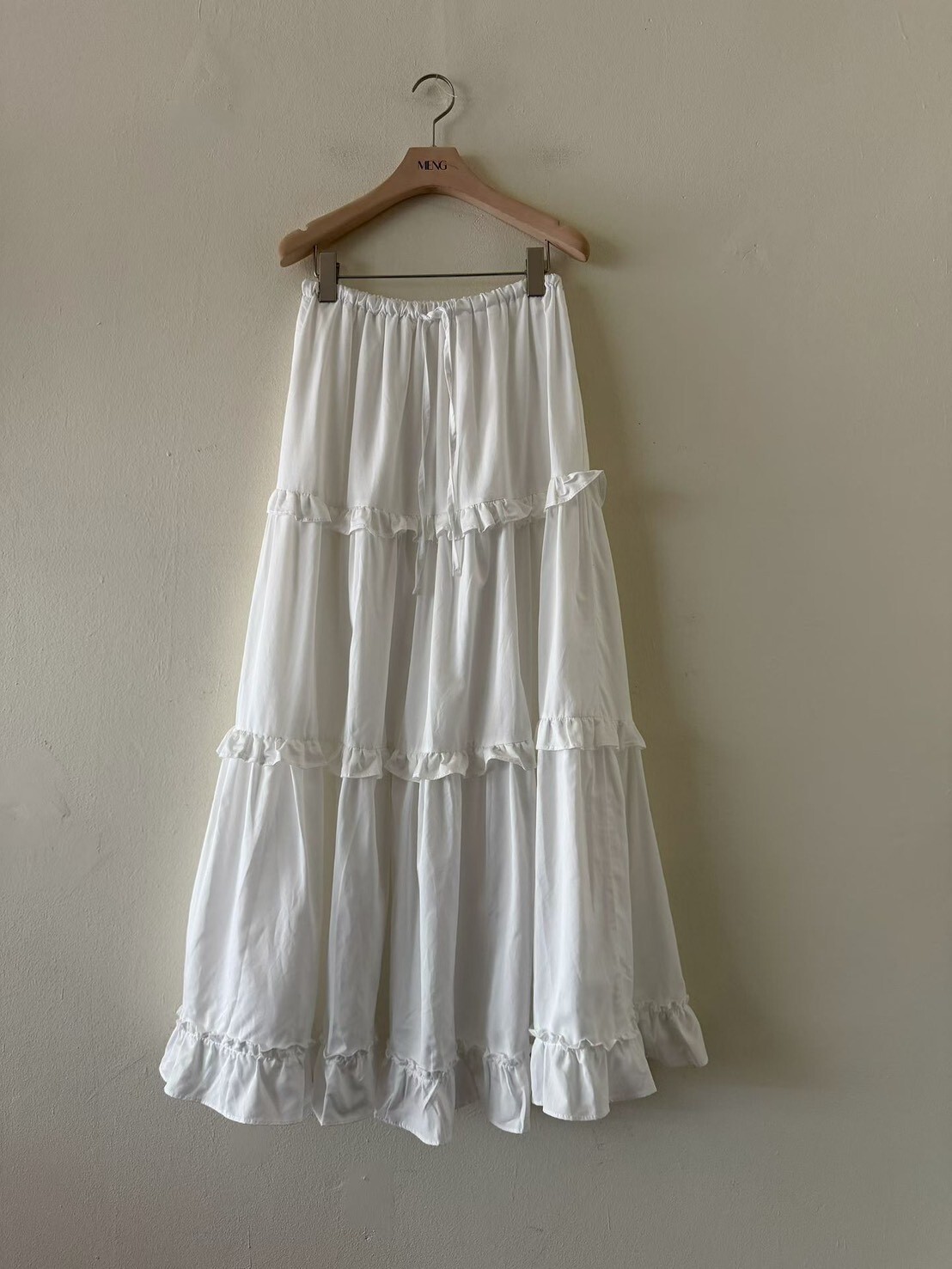 #AF132浪漫荷葉白長裙