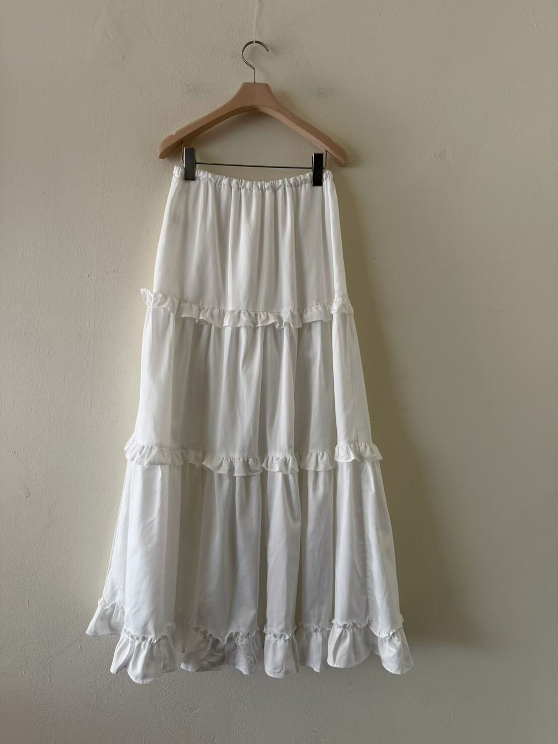 #AF132浪漫荷葉白長裙