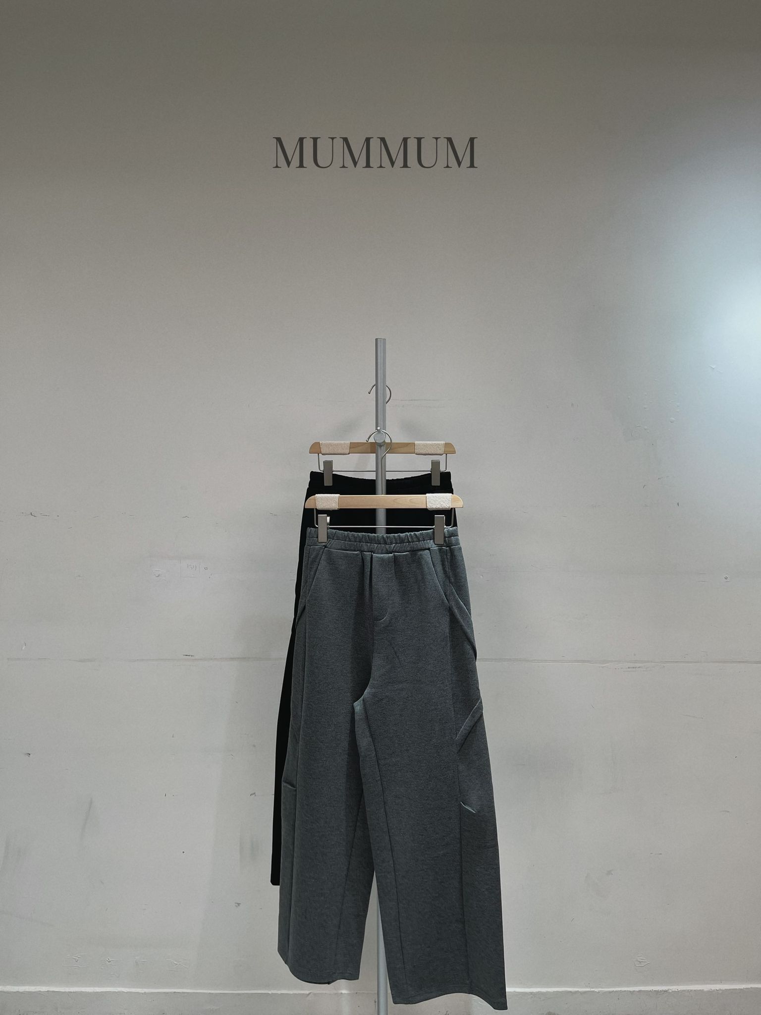 03693a/顯瘦線條特別休閒長褲　28-42/40/38