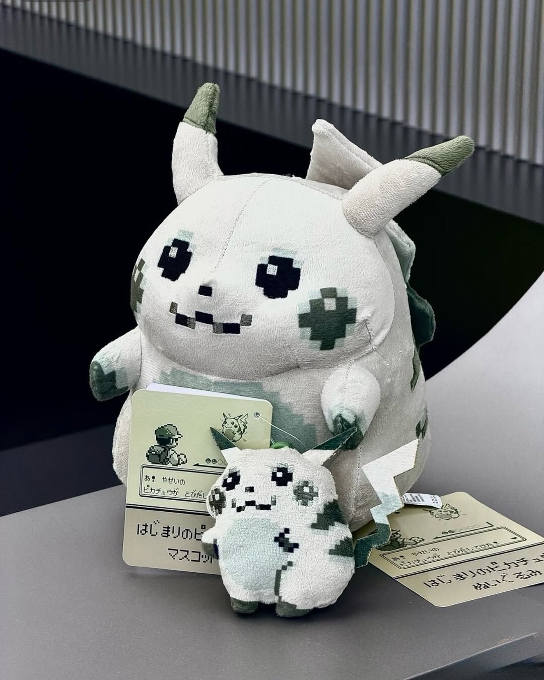 【逢甲 FUZZY】Pokémon Center 系列週邊 像素皮卡丘 娃娃 吊飾