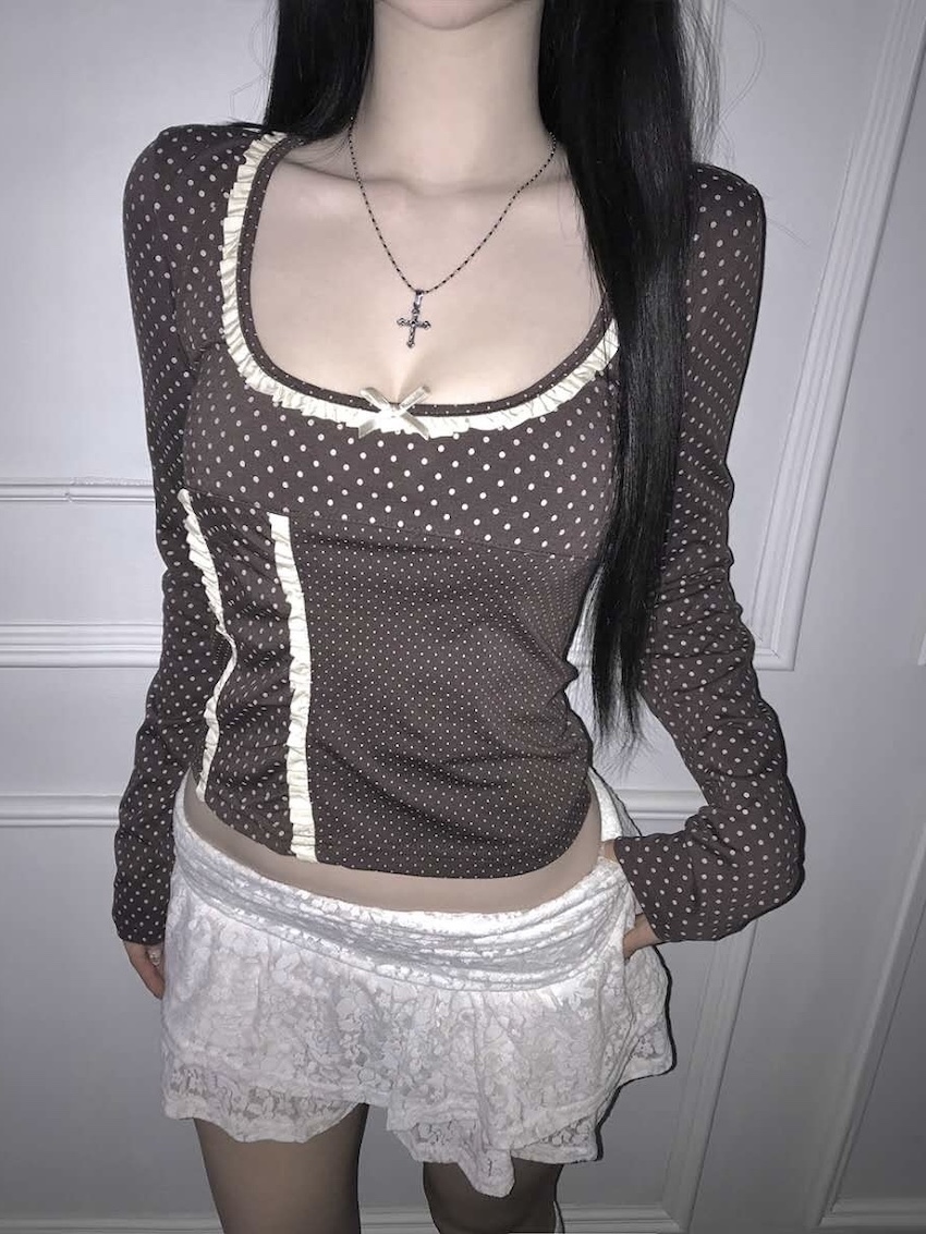 dotted lace U-neck long sleeve top