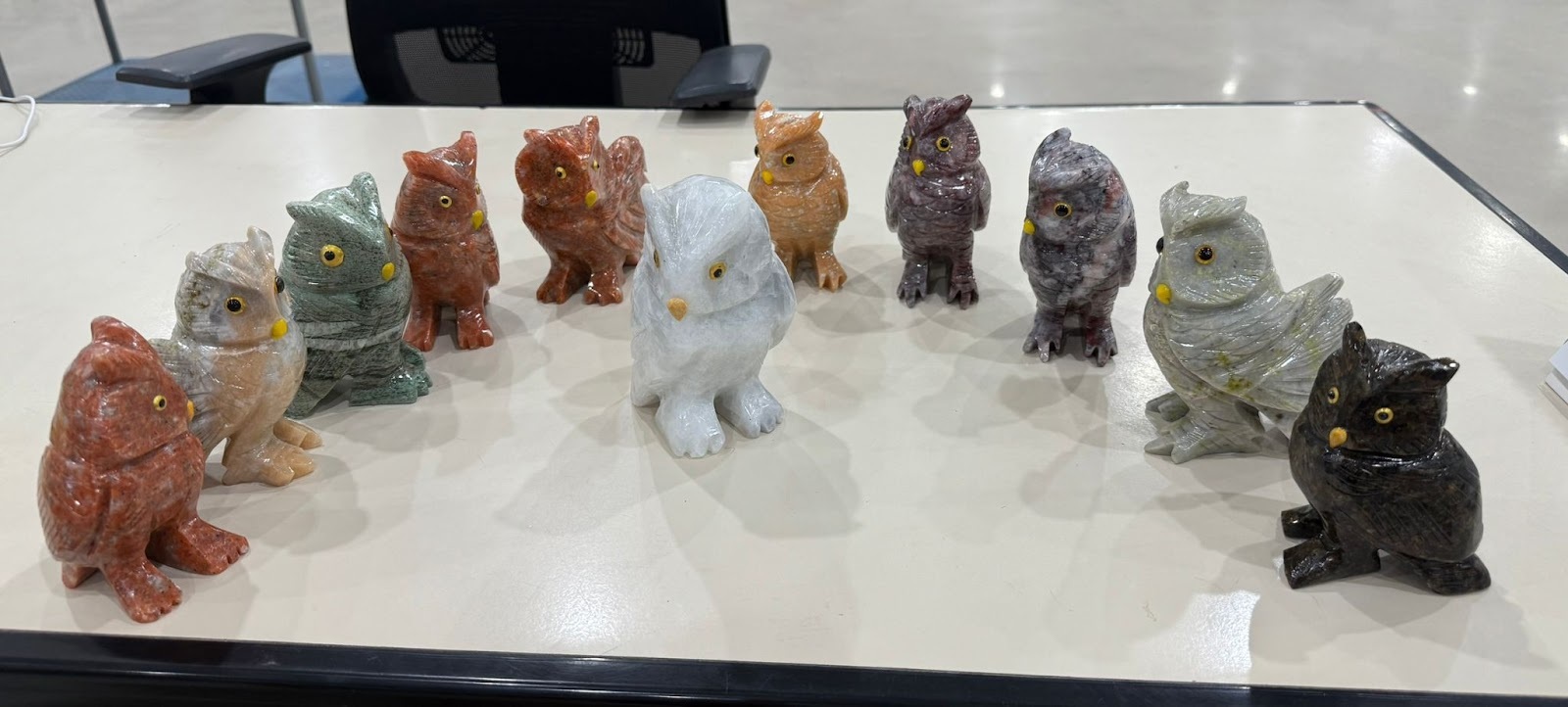 WN196 A196 天然石雕刻貓頭鷹擺件 約440g-1000G (款式隨機)