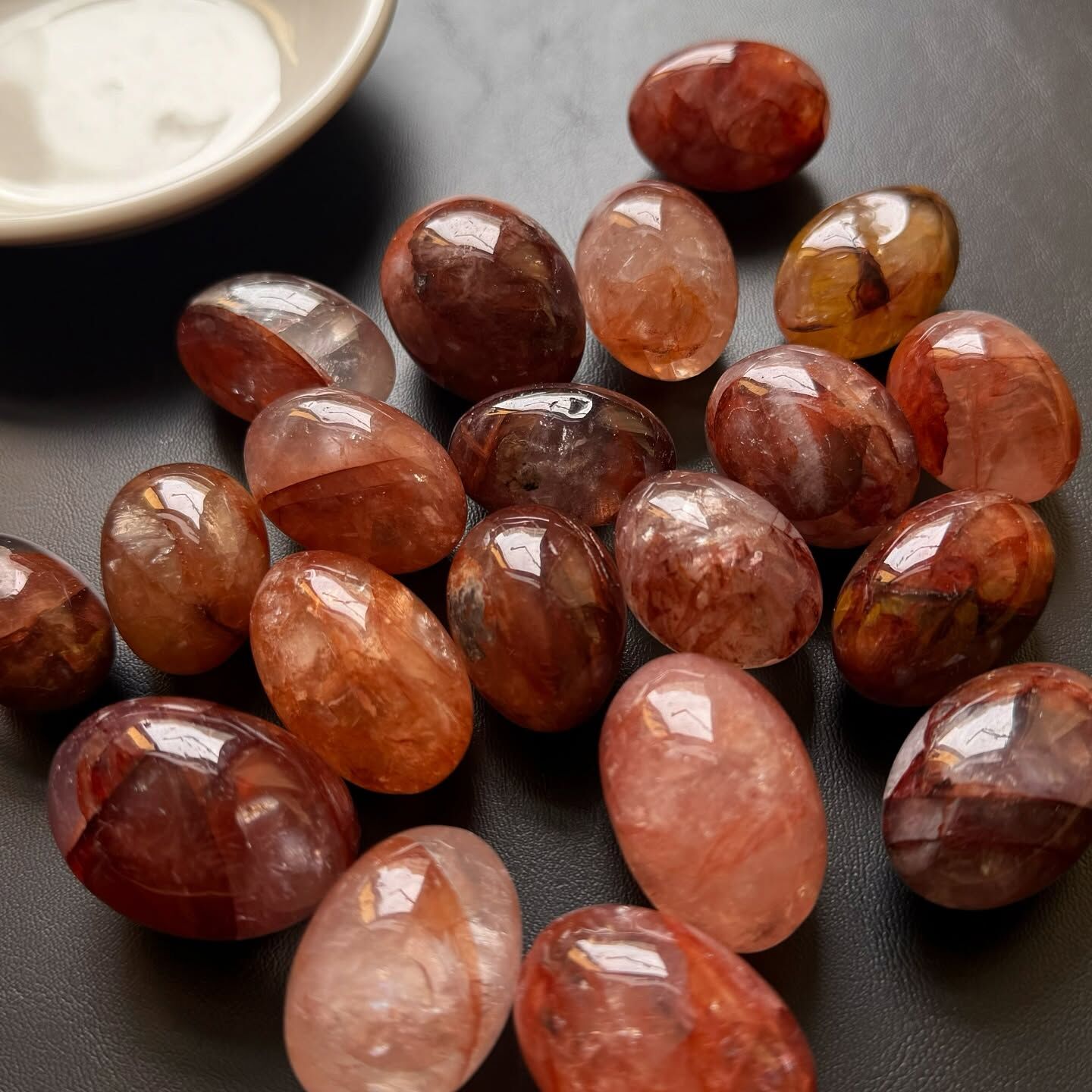 [原石] 紅膠花石英 水晶滾石