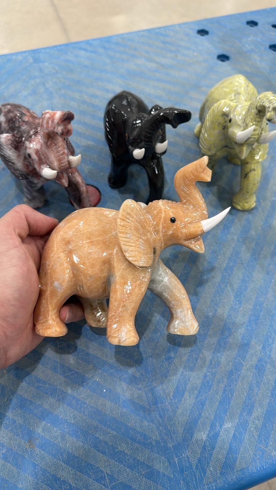 WN192 A192 天然石雕刻大象擺件 細SIZE 約740-920g (款式隨機)