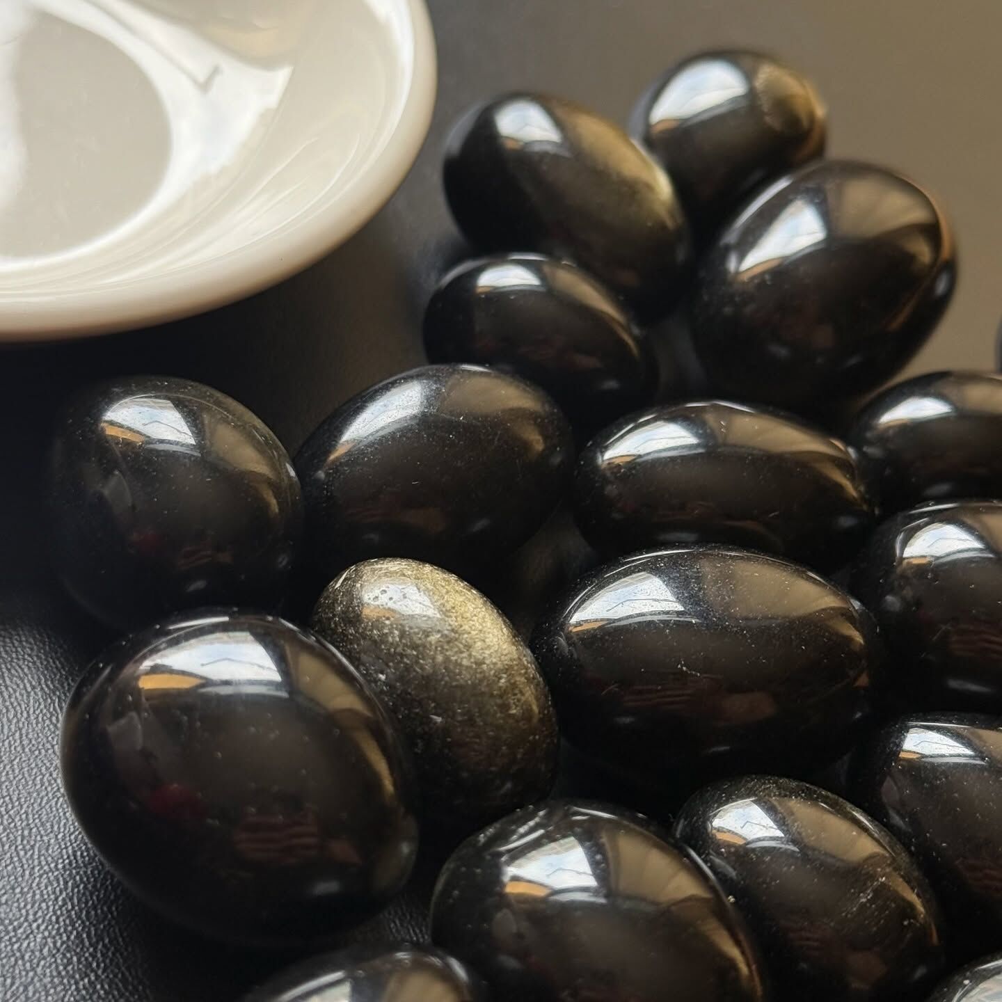 [原石] 金曜石 水晶滾石