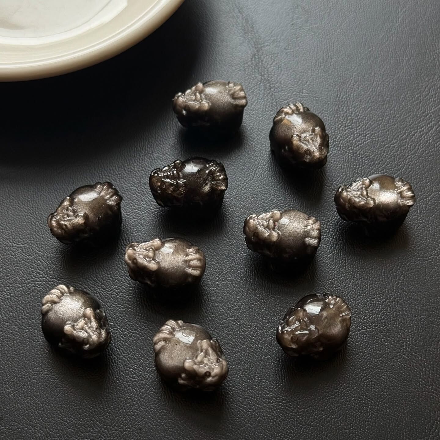 [原石] 銀曜石 龍龜 通孔配件