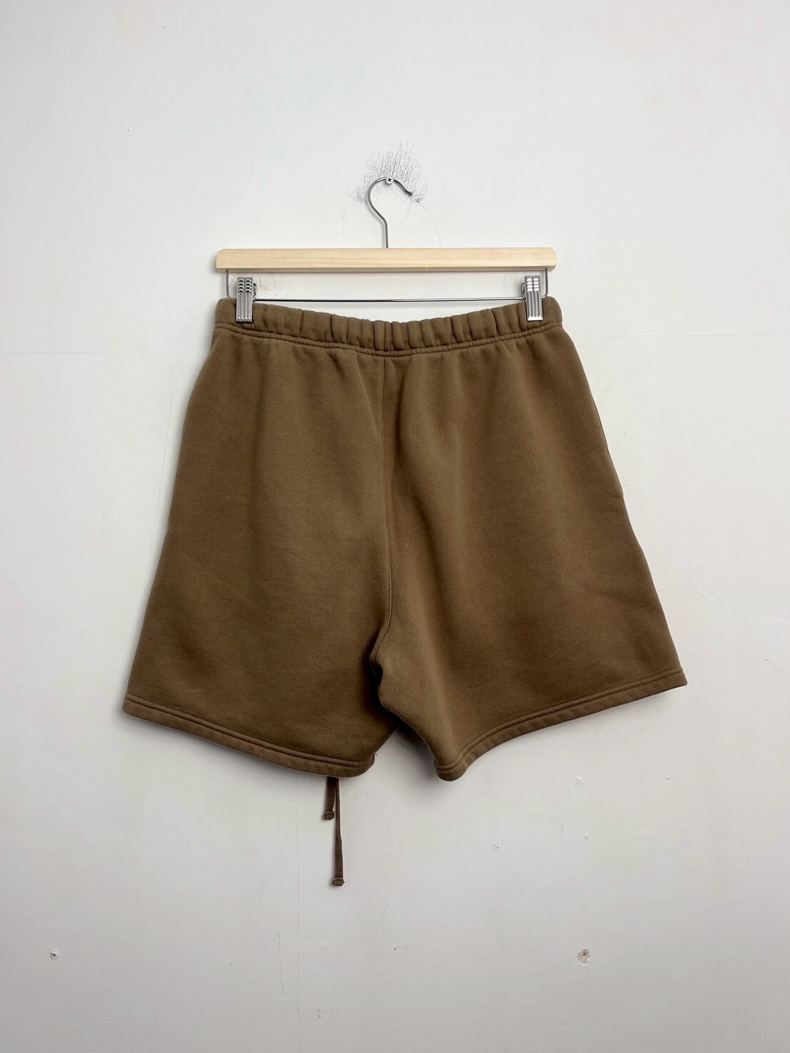 FEAR OF GOD ESSENTIALS SHORTS SIZE XS