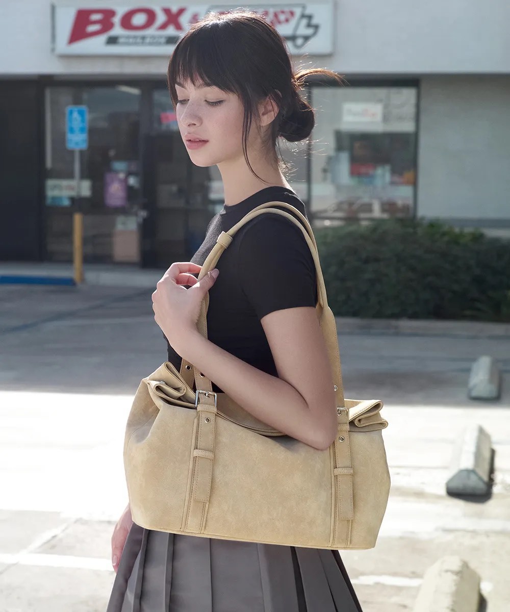 【代購】STAND OIL Velow Bag 韓系極簡弧形皮革斜背小包 25O-164A