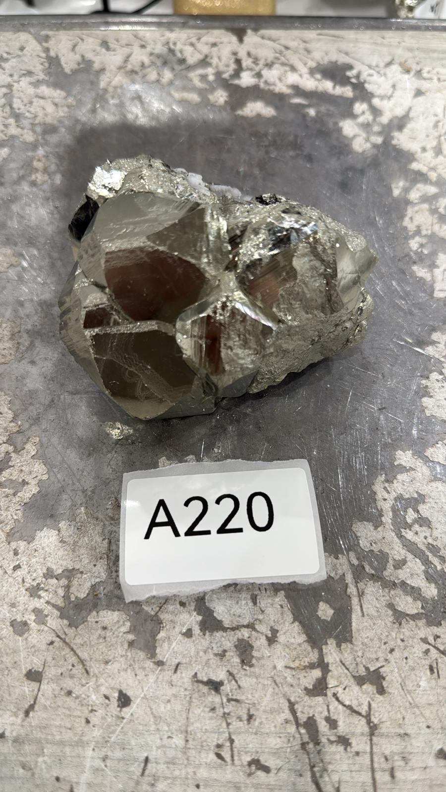 WN320 A220 黃鐵礦 760g