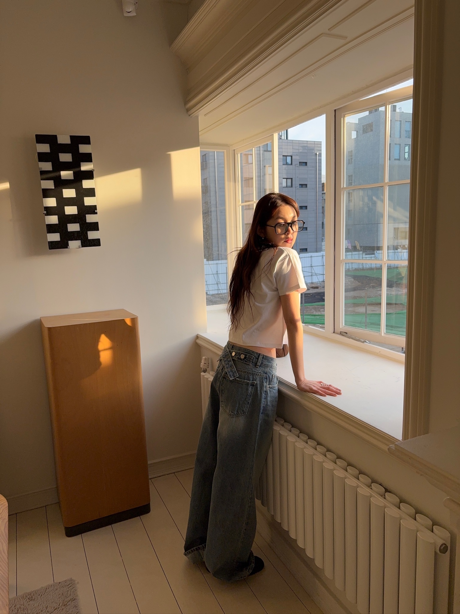 M15/ 身後的太陽後扣帶設計寬直筒牛仔褲