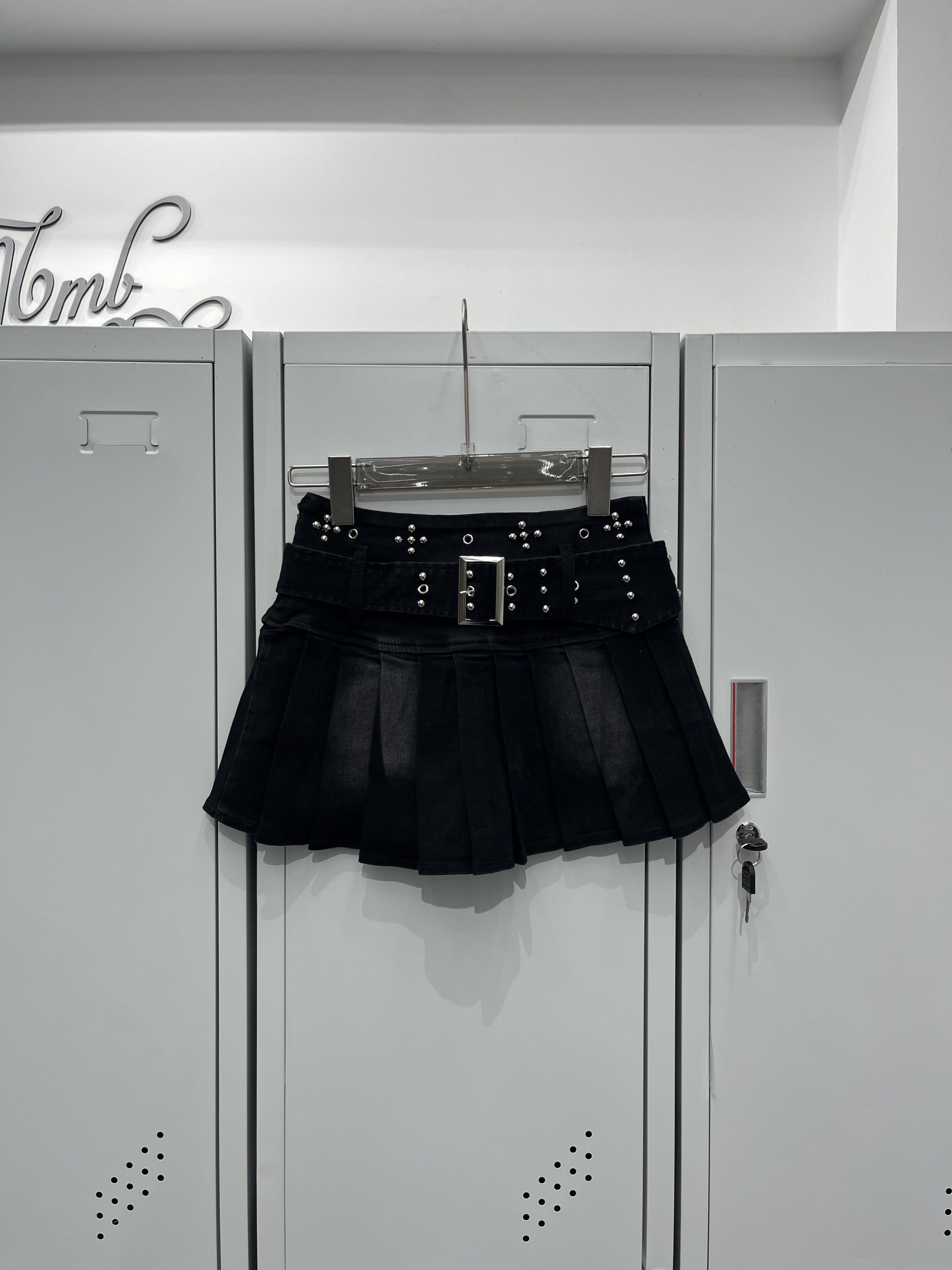 刷白鉚釘百褶牛仔裙