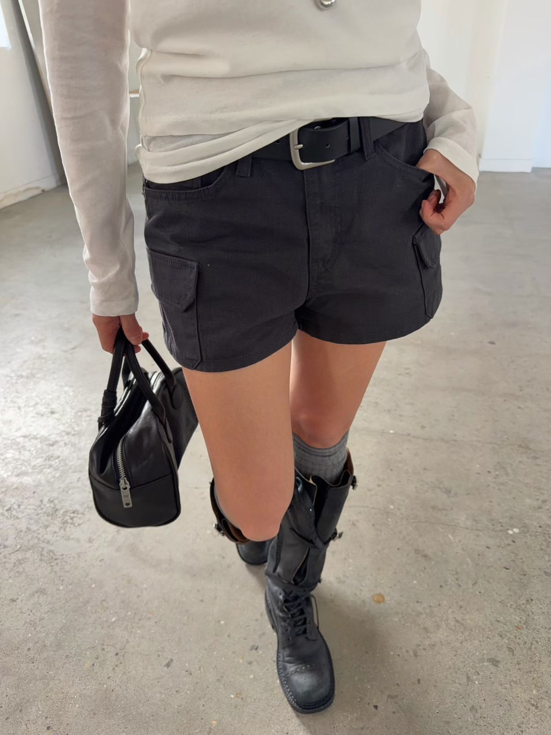 黑色口袋短褲(不含腰帶)