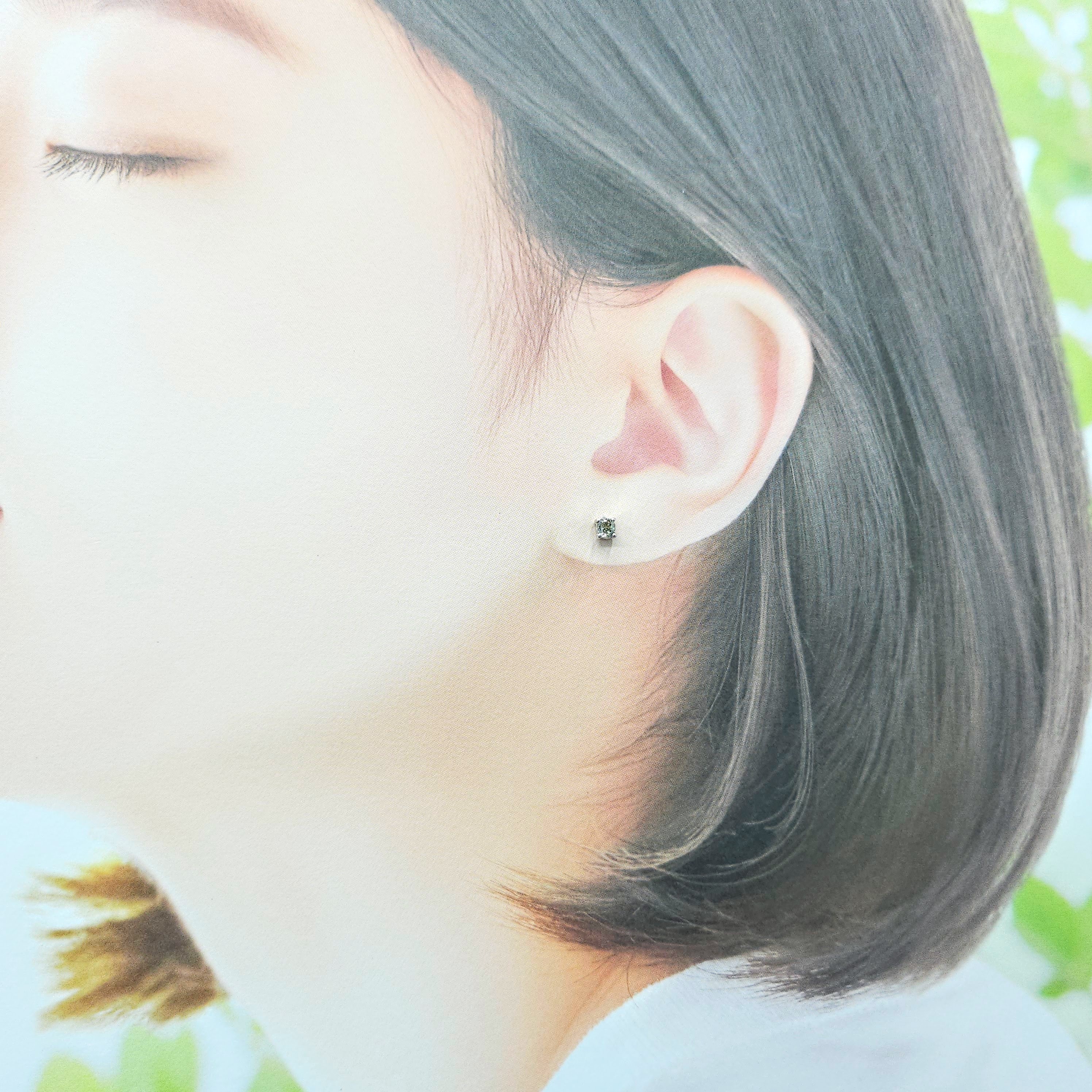 全新18K白金【主石33份銀灰方形鑽石】4爪耳環