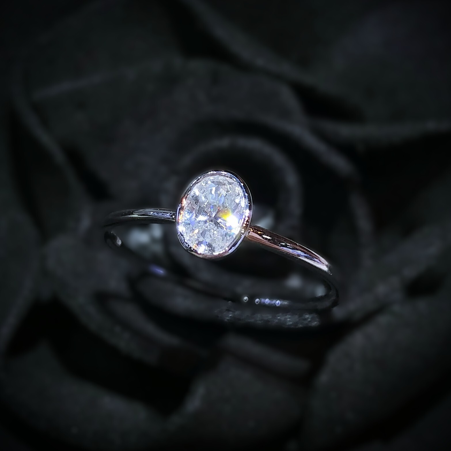 全新18K白金【主石29份蛋形鑽石】戒指