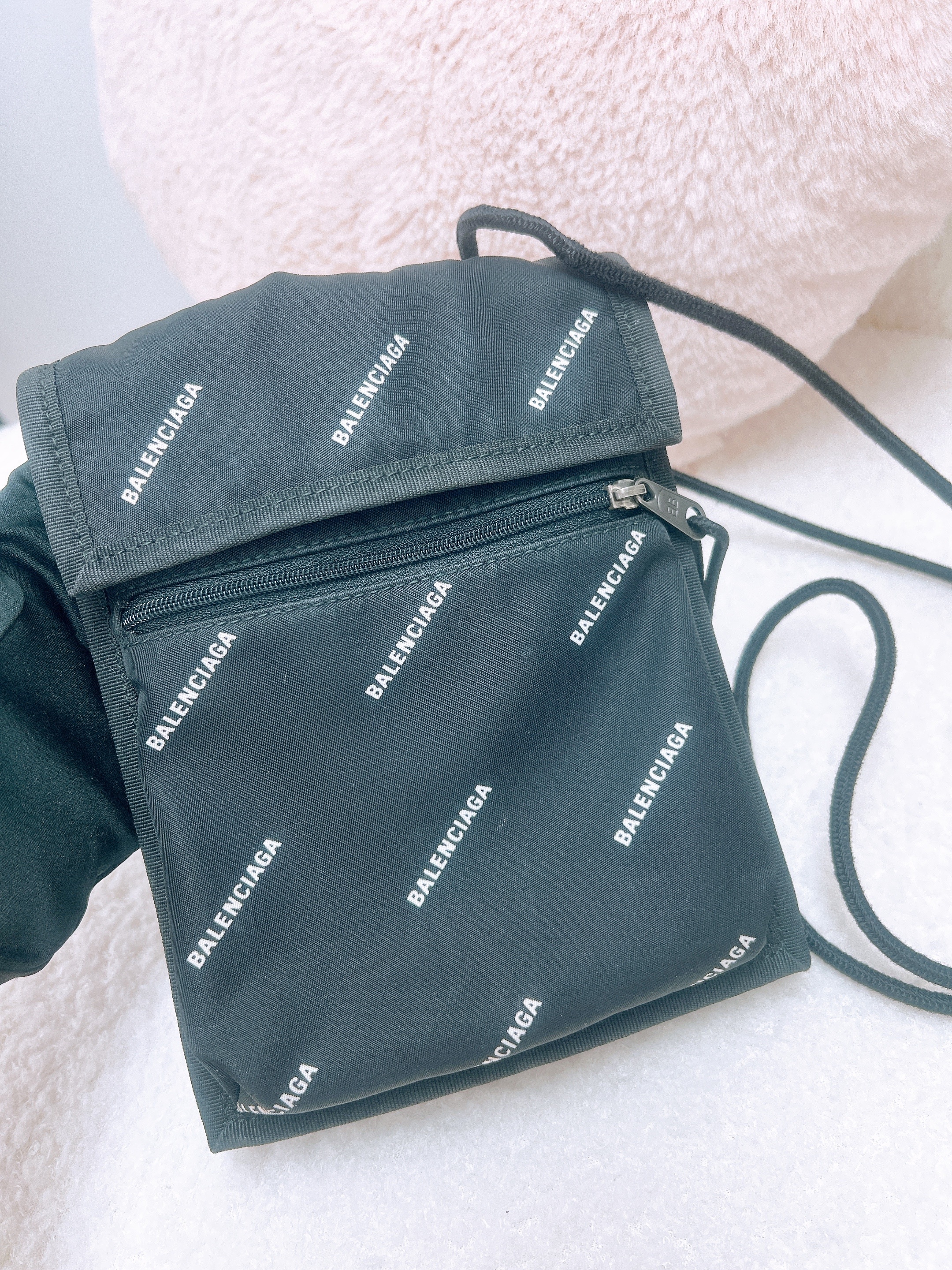 Balenciaga explorer phone pouch black