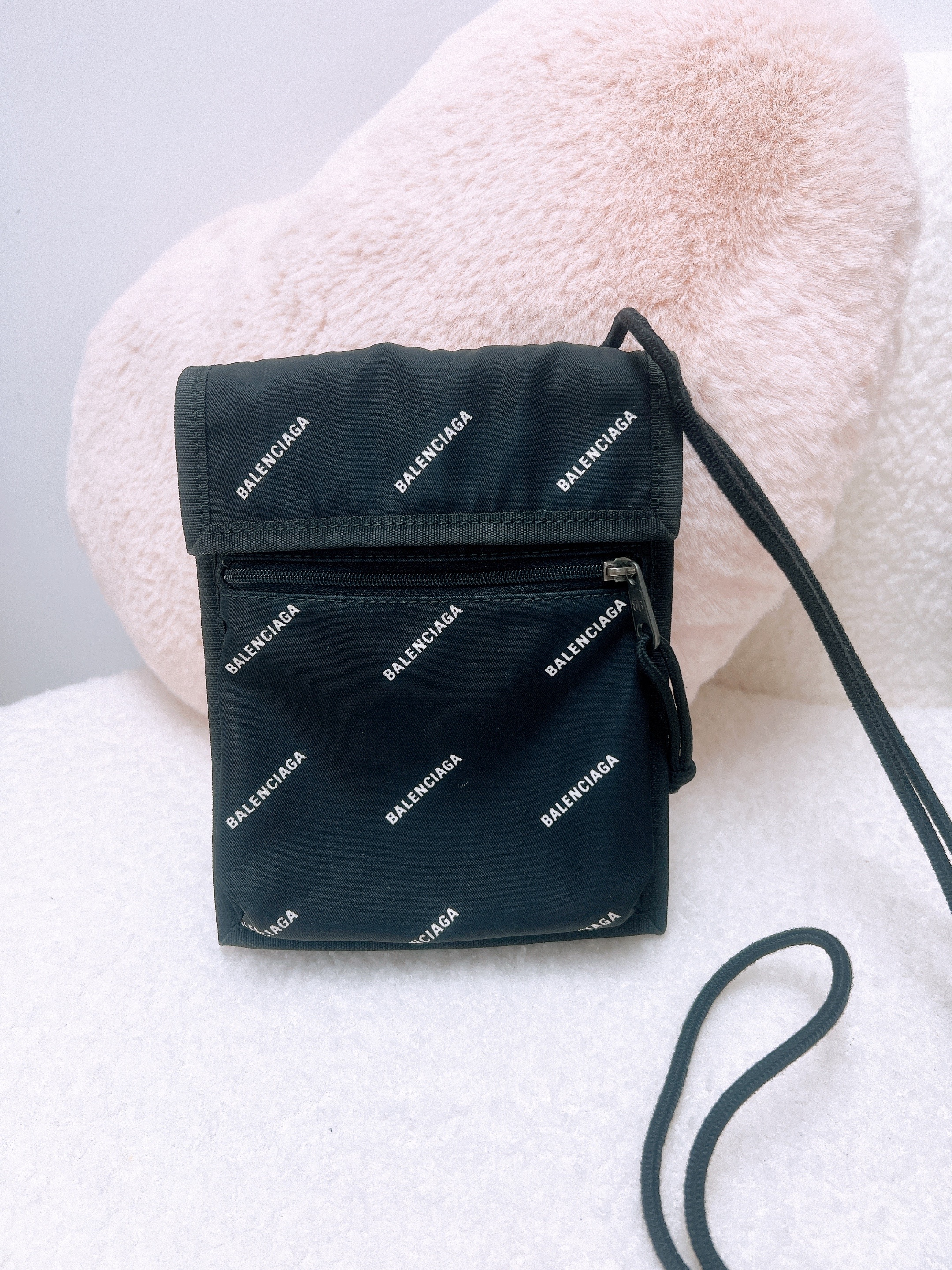 Balenciaga explorer phone pouch black