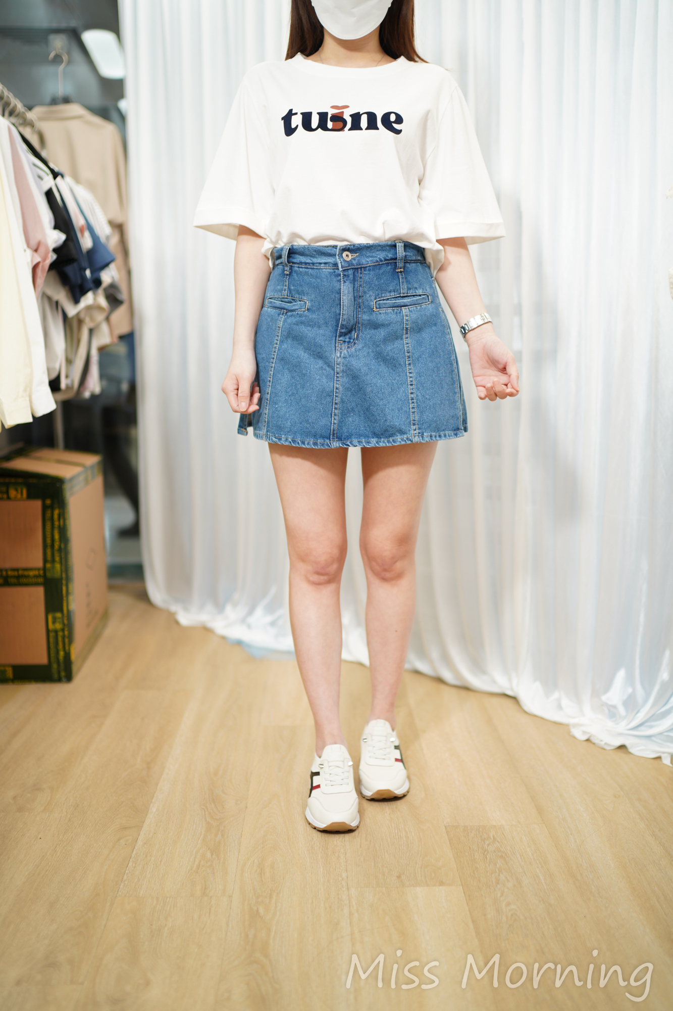 反手袖設計字母款上衣(15102)