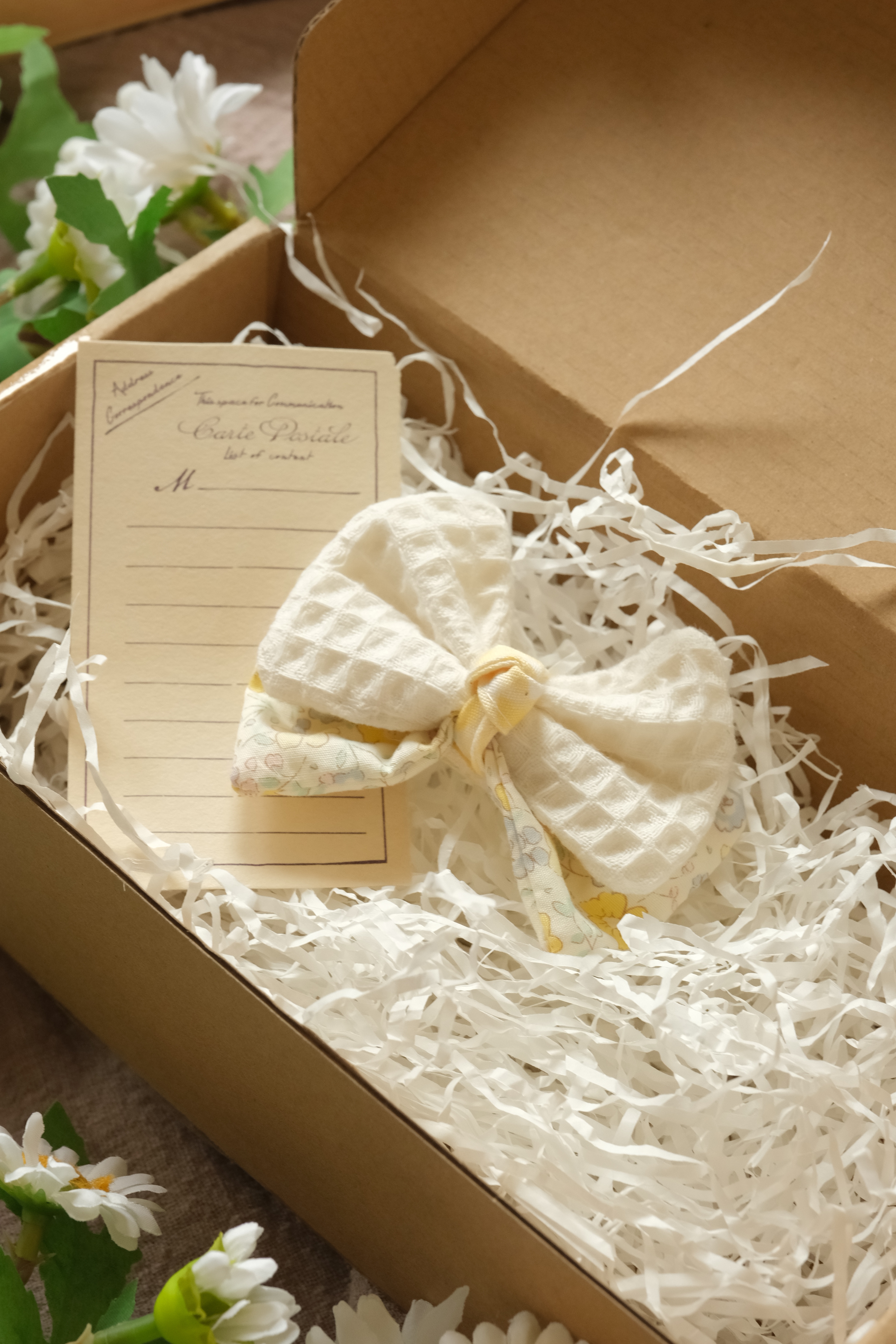 燦爛小花蝴蝶結髮夾一組兩個