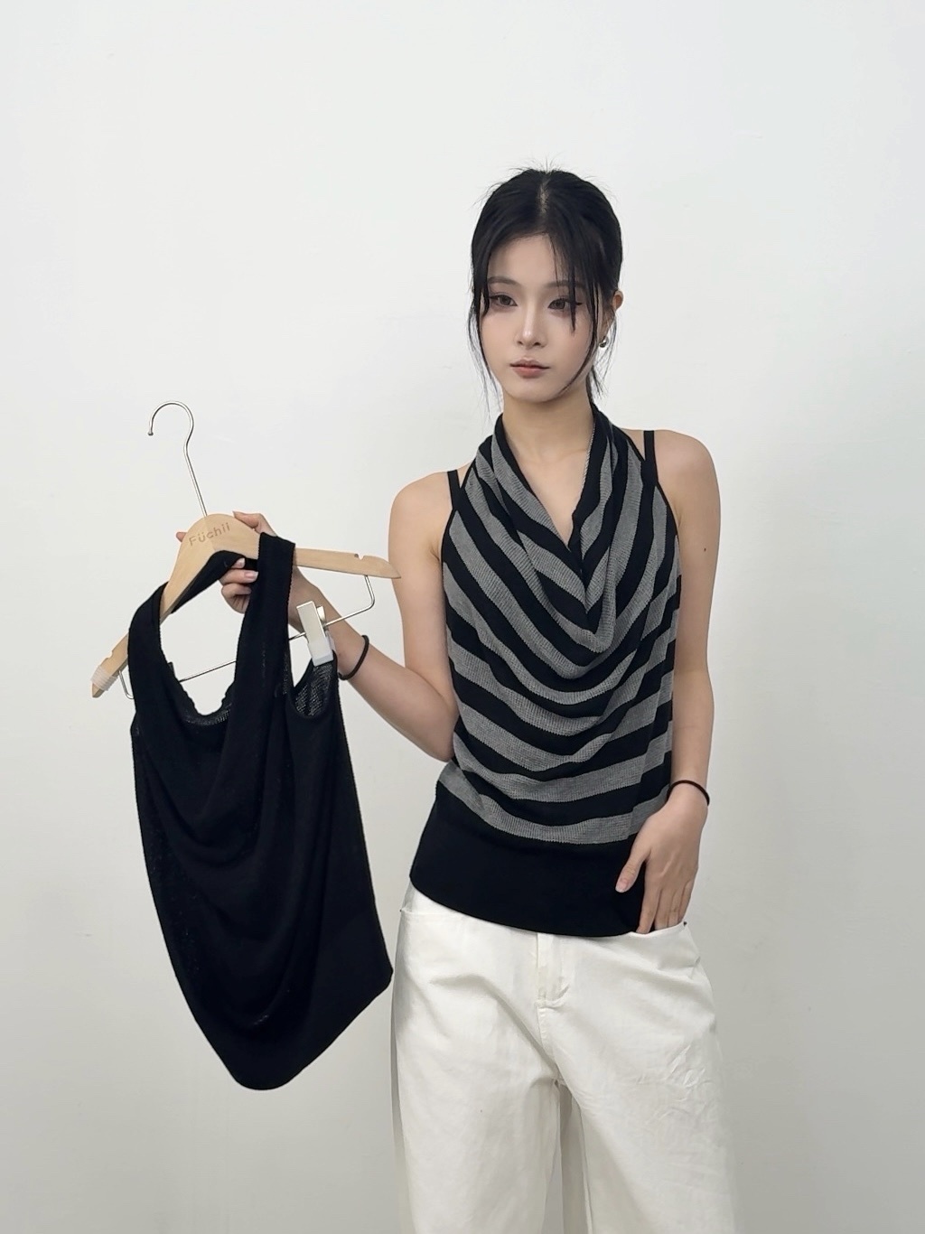 A86現貨掛脖盪領氣質風背心上衣