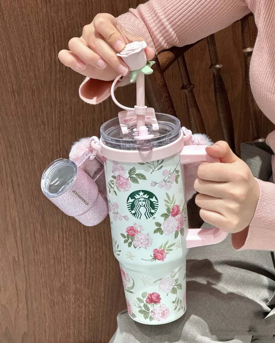 Starbucks 星巴克 萬花玫境系列 玫瑰花 粉色 不鏽鋼雙飲杯 吸管杯 900ml 附迷你杯吊飾/手提杯套/吸管套