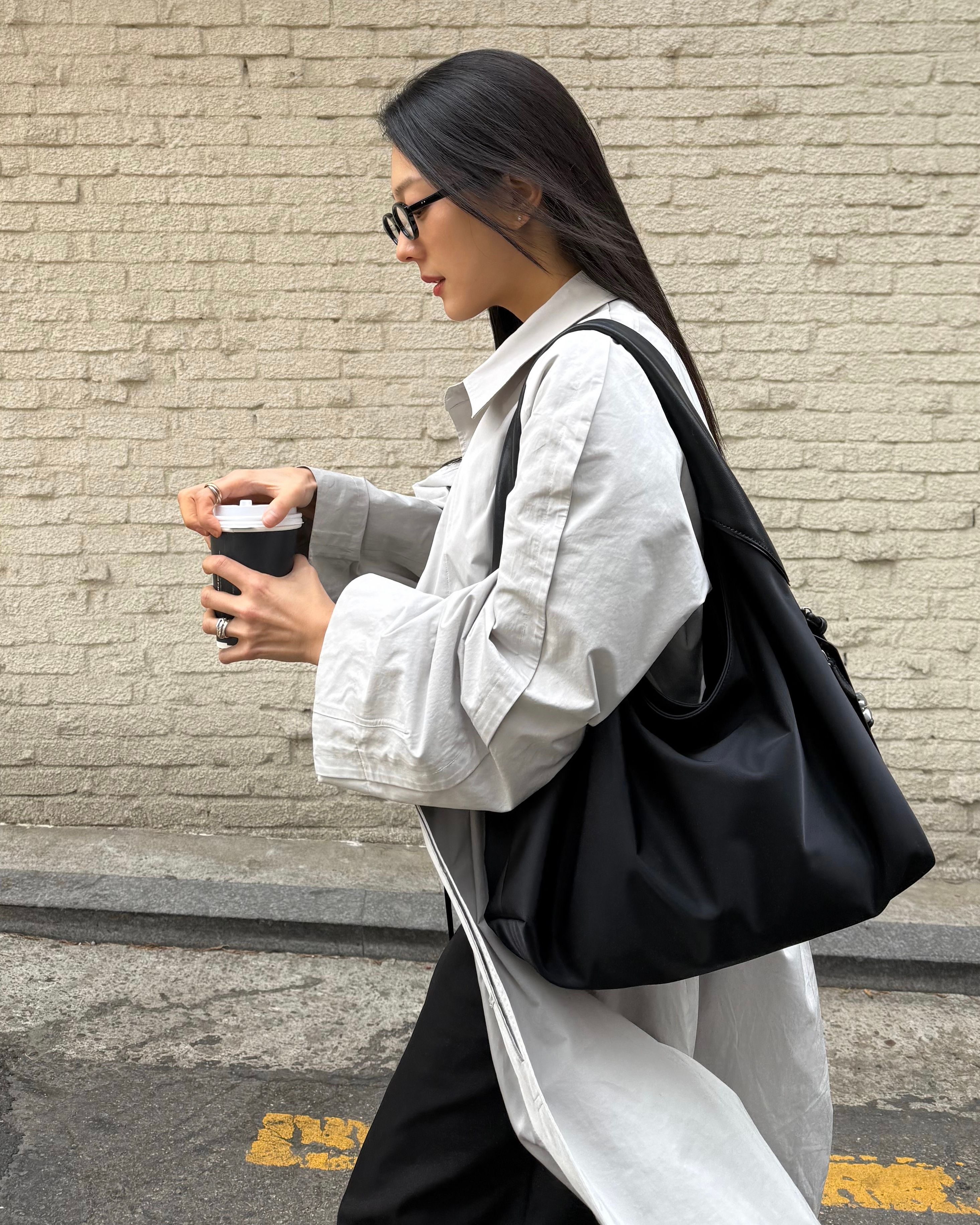 LOEUVRE Tour Hobo Large