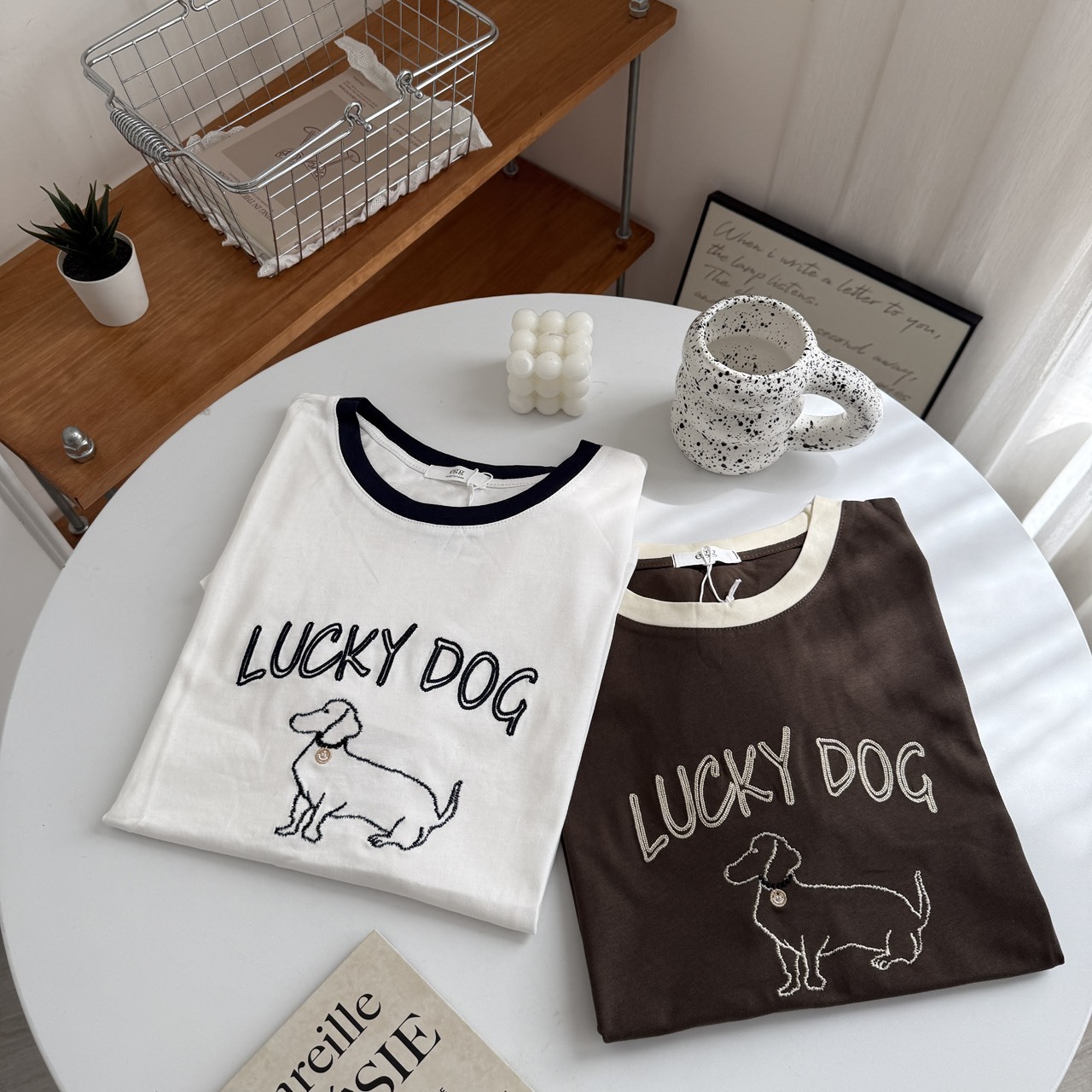 9300 幸運狗狗簍空字母短T (R)