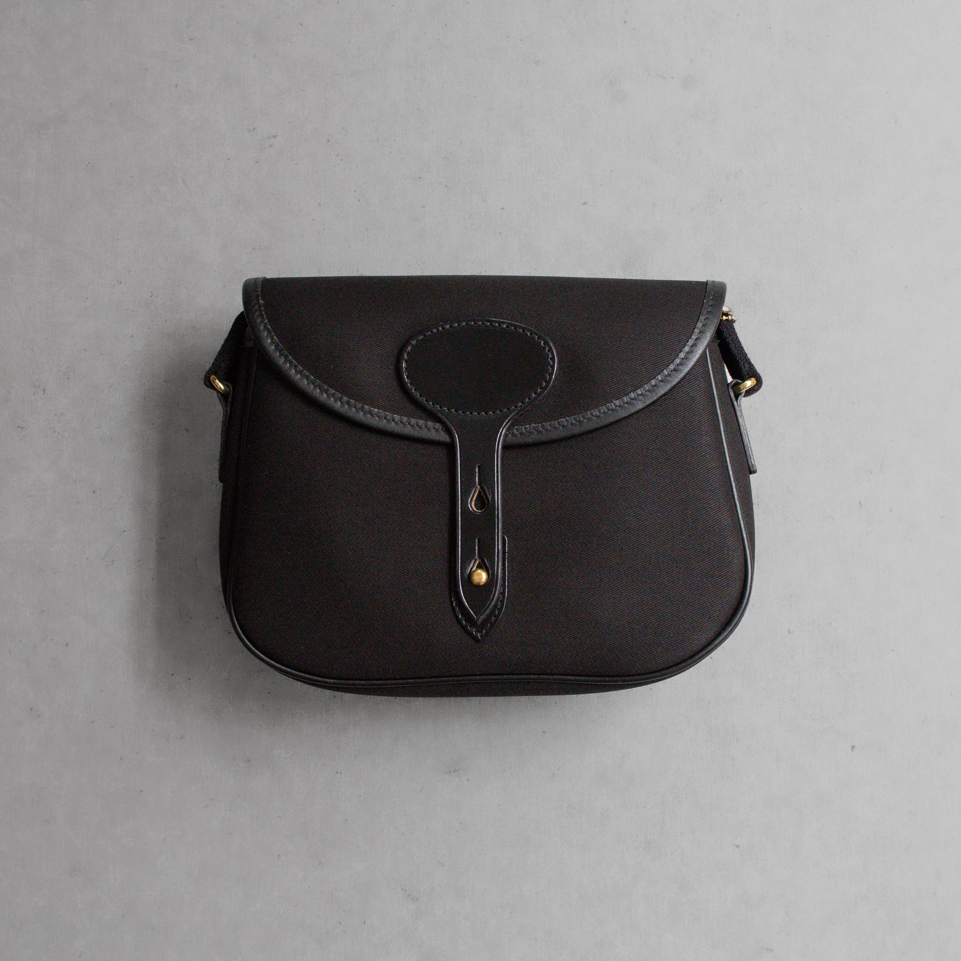 BRADY COLNE 2 COLORS 皮革 帆布 斜背包 二色