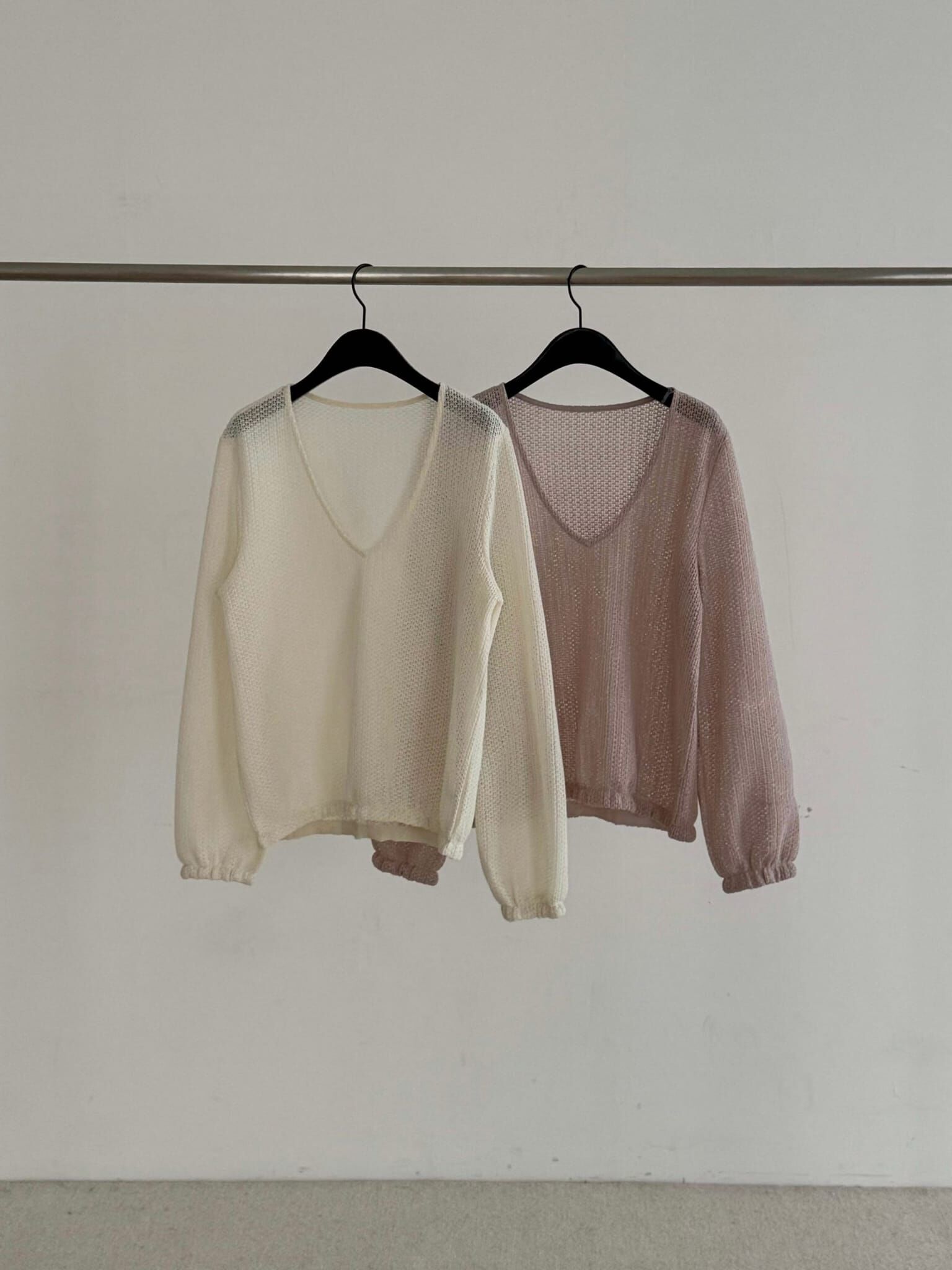 DR6063 慵懶V領鏤空長袖針織衫