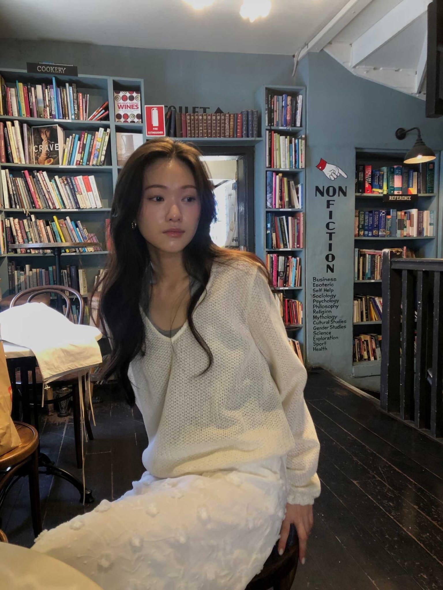 DR6063 慵懶V領鏤空長袖針織衫