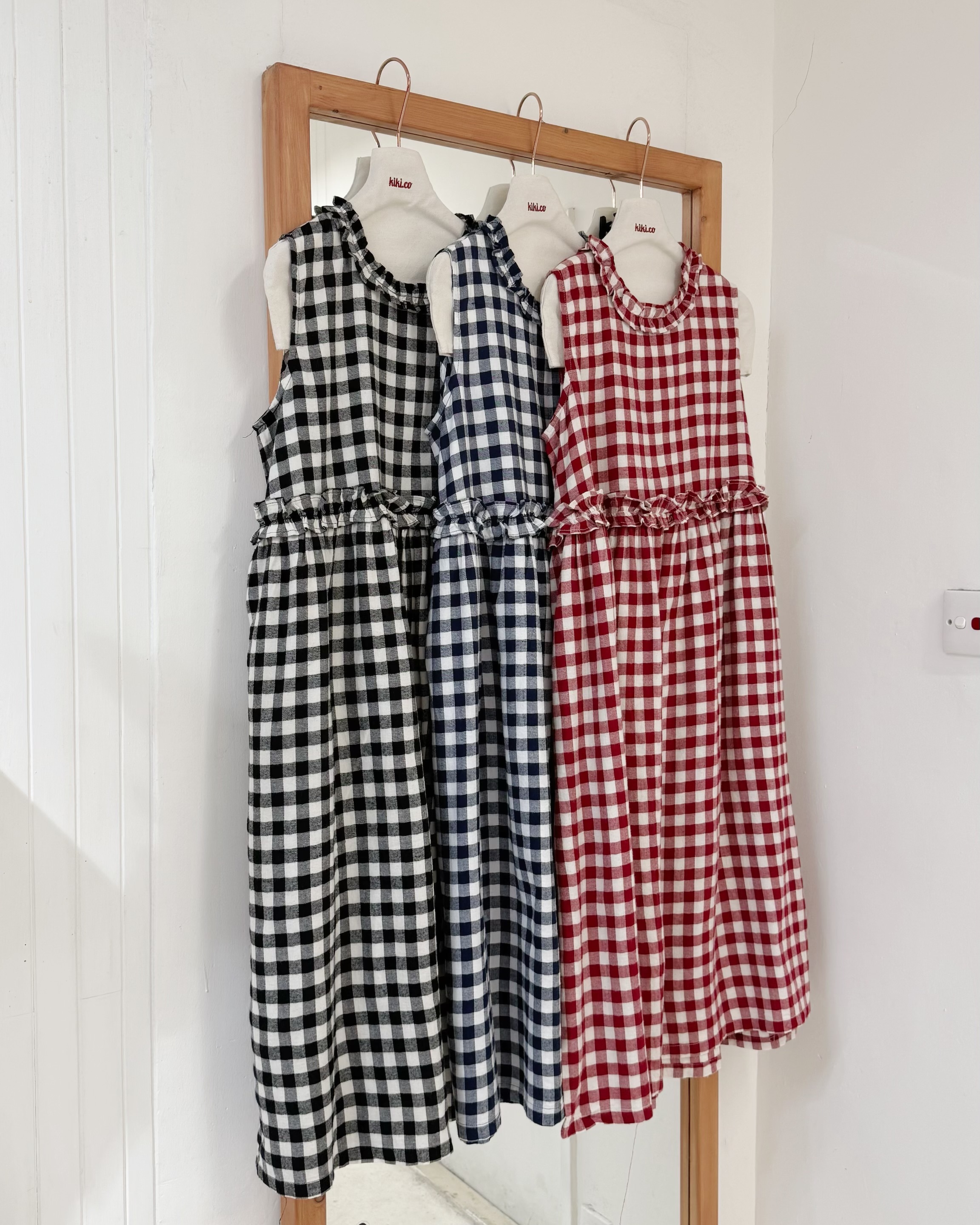 薄磨毛格紋木耳邊背心Onepiece