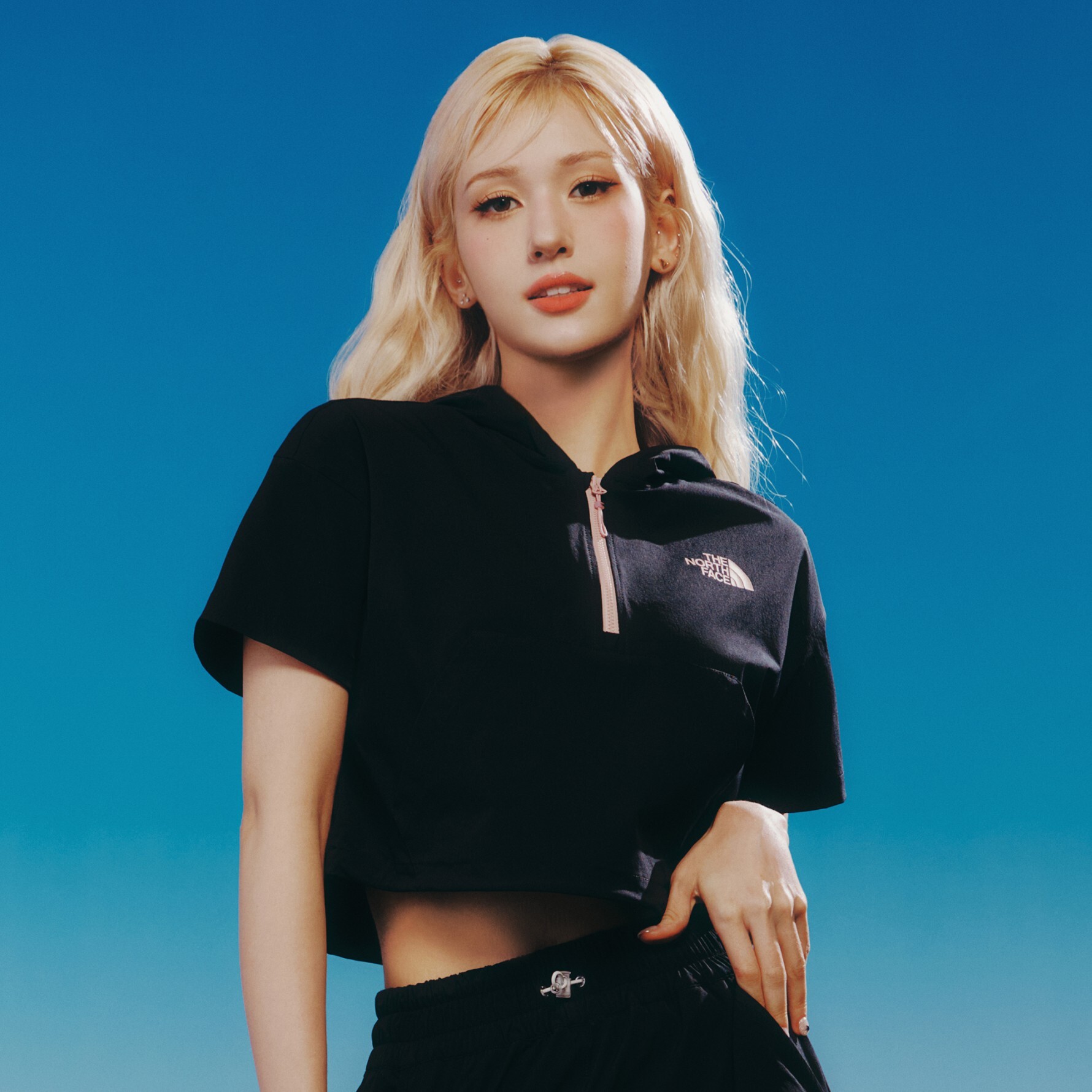 【代購】THE NORTH FACE 韓國女星 Somi 同款 ICE RUN 短袖連帽防風衣