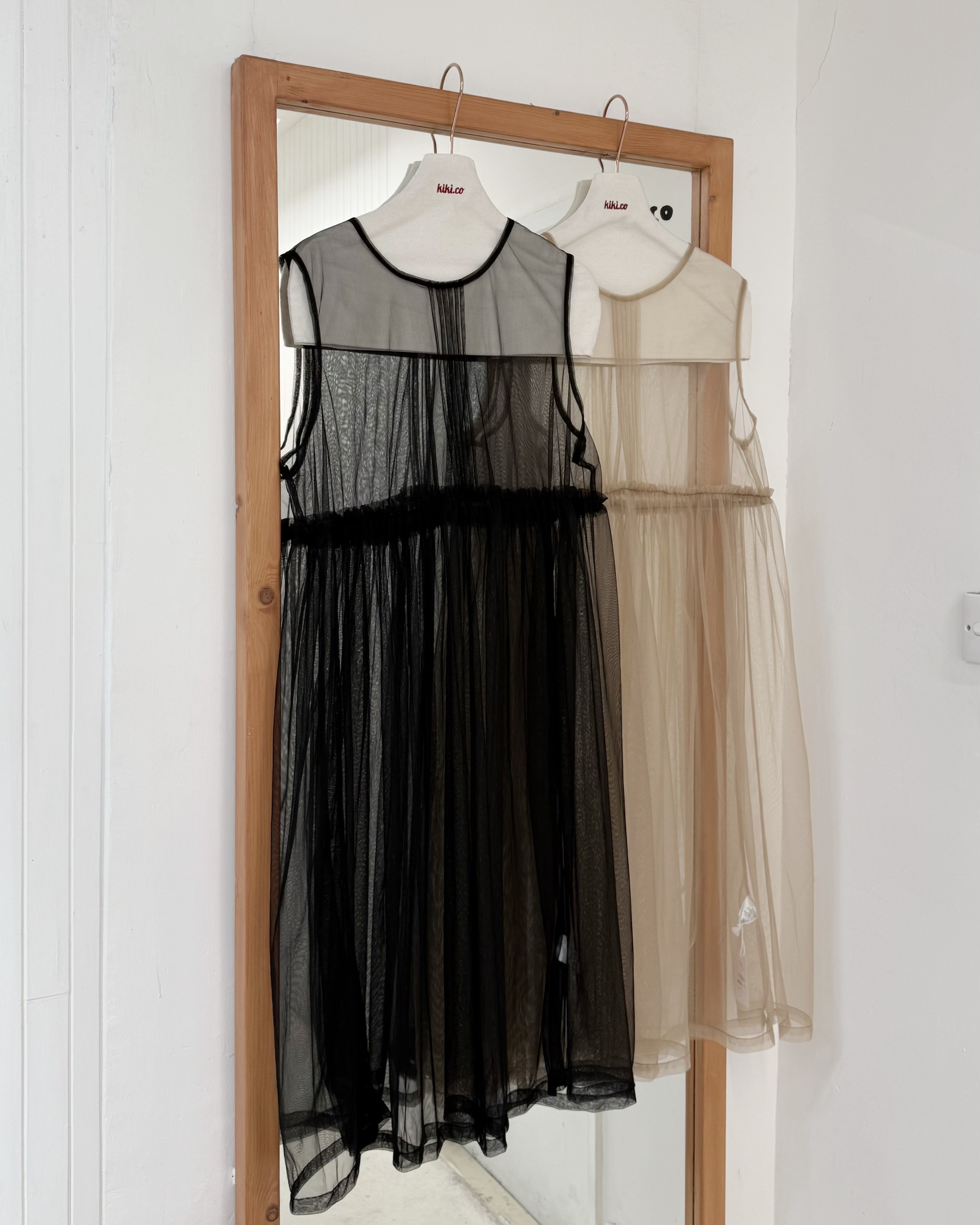 中褶圓領透紗Onepiece外搭