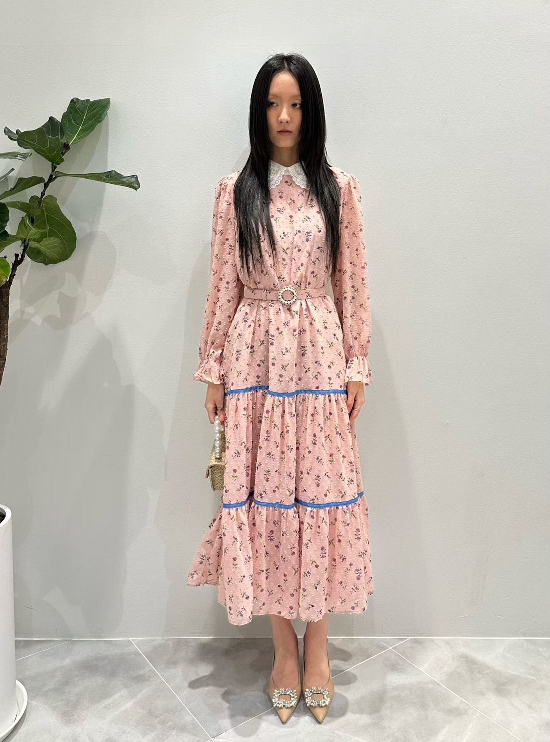 蕾絲領印花長洋裝