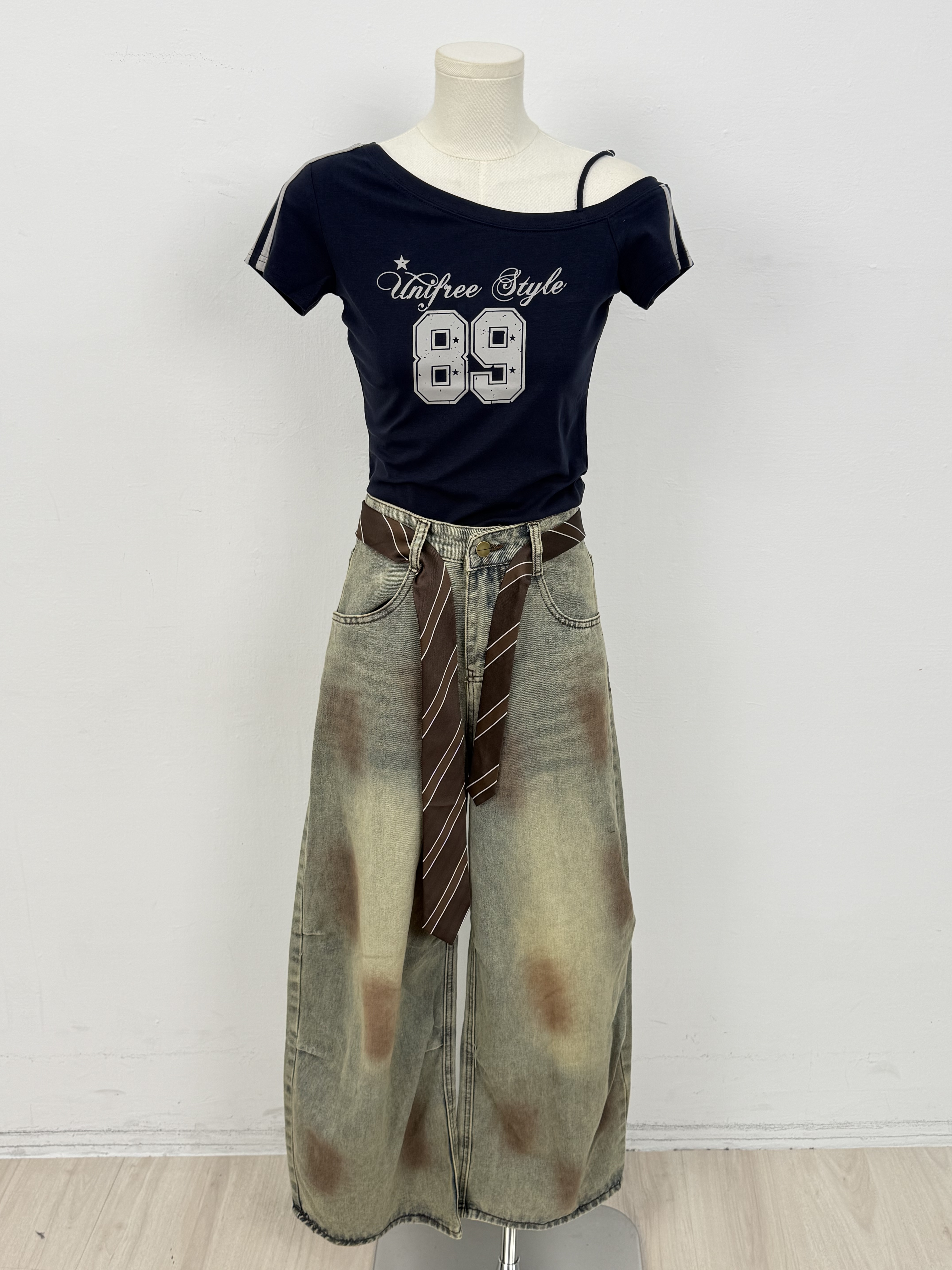 B69美式校園斜肩上衣