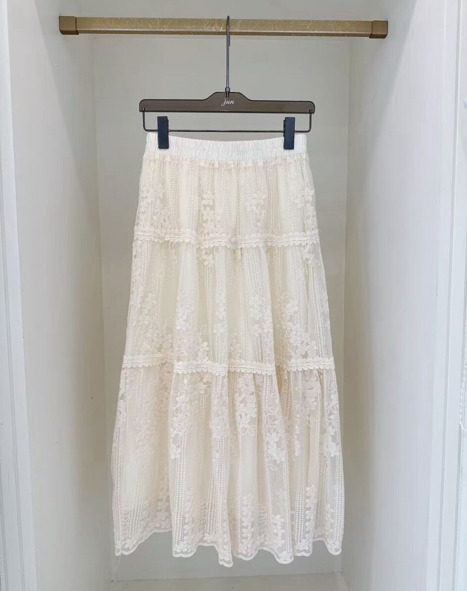 J05  LACE 長裙  腰27-44 長34 $369[一口價]