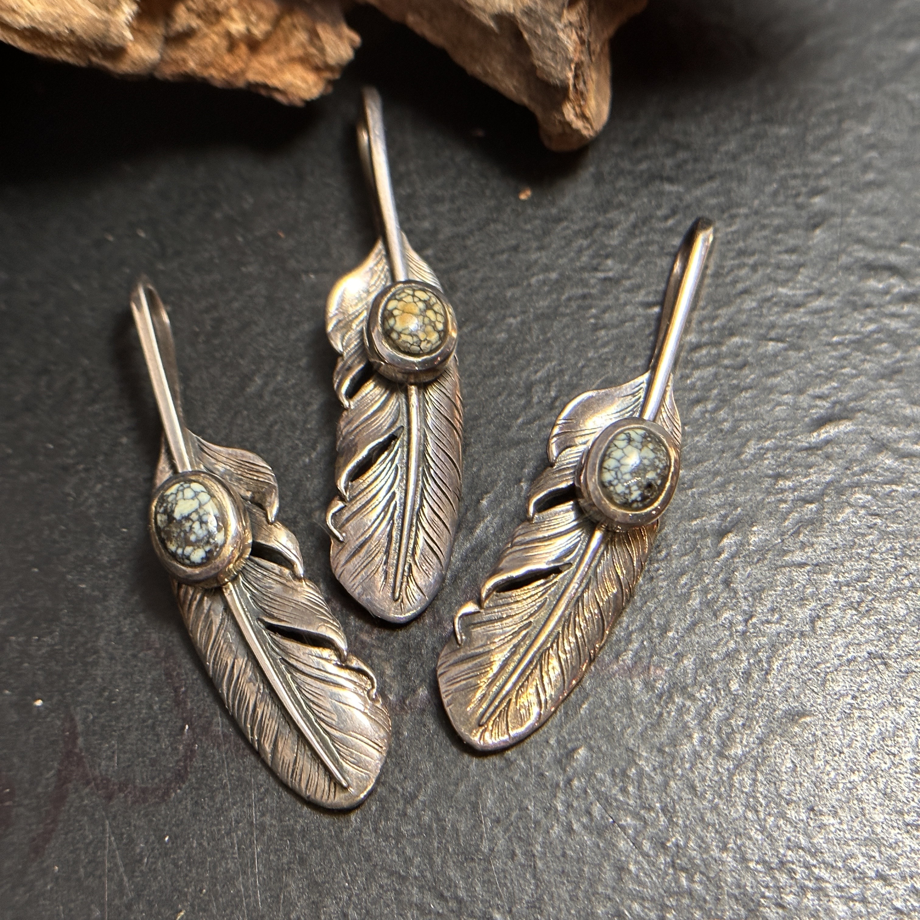 *Black Venom Jewelry- Freedom & Prayer S(5cm) 純銀羽毛鑲Damale 磷鋁石