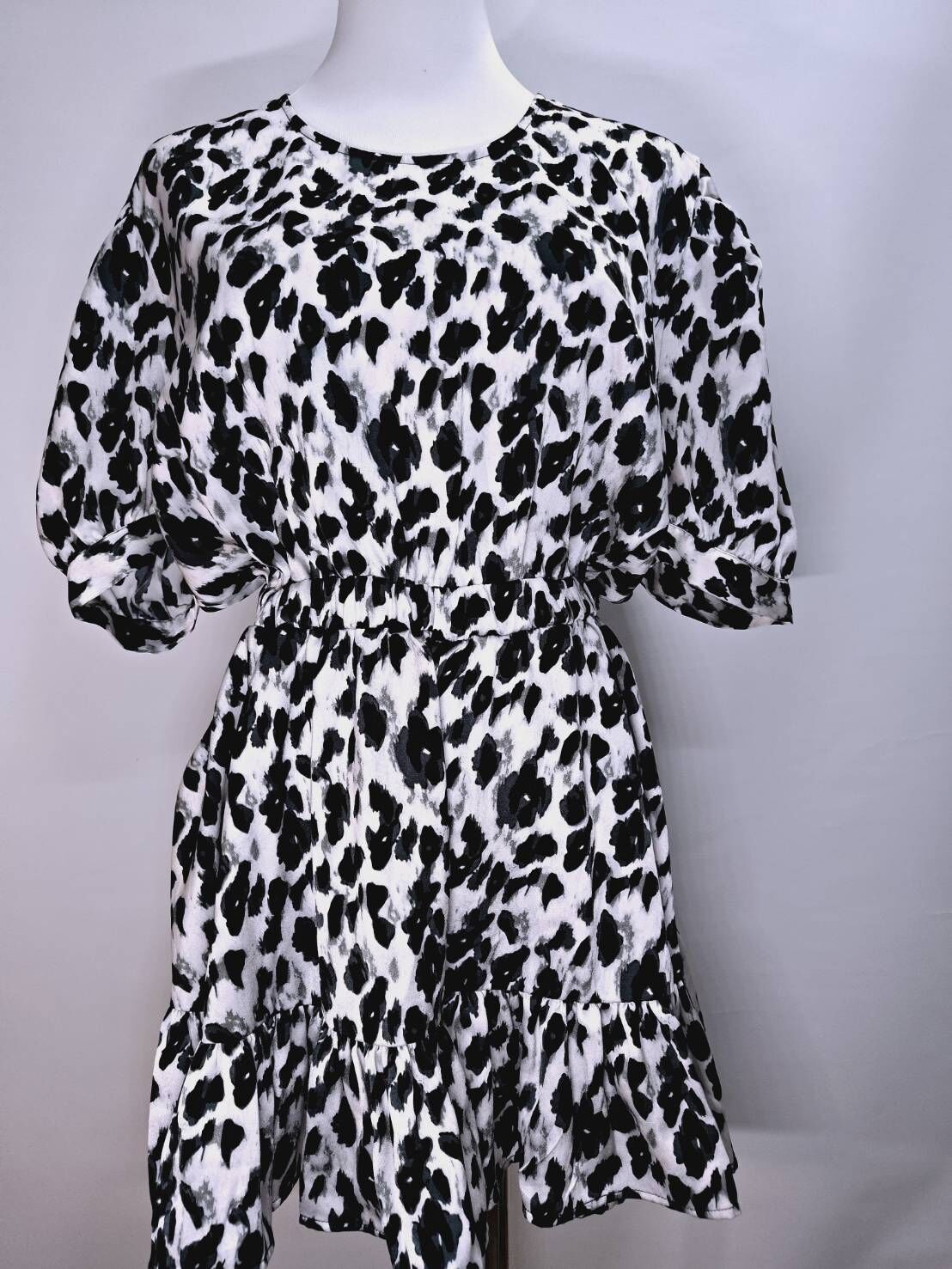 法式浪漫黑白豹紋收腰荷葉連身短裙 C360