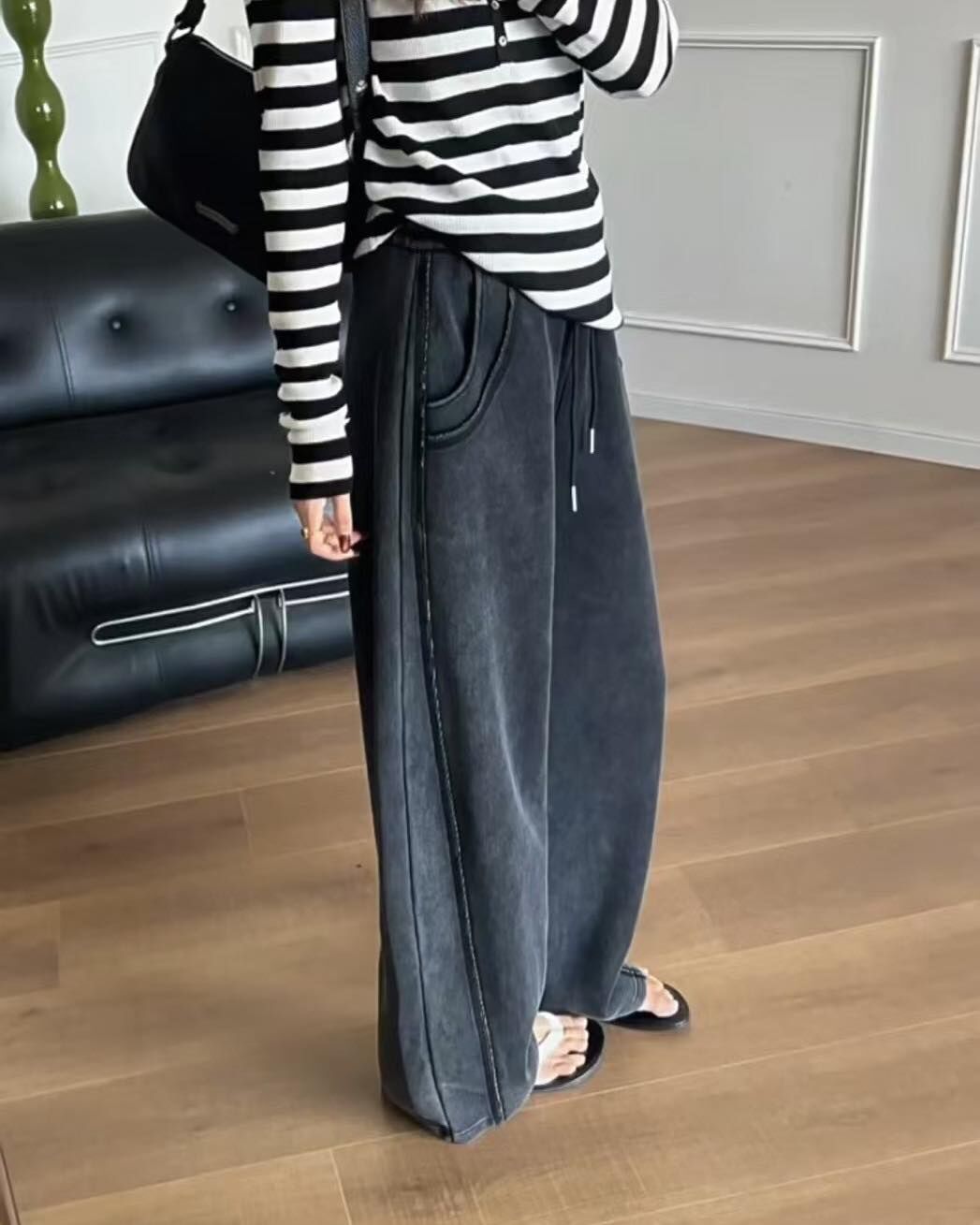 【顯瘦修身的水洗側拼剪裁彎刀褲】（現貨）