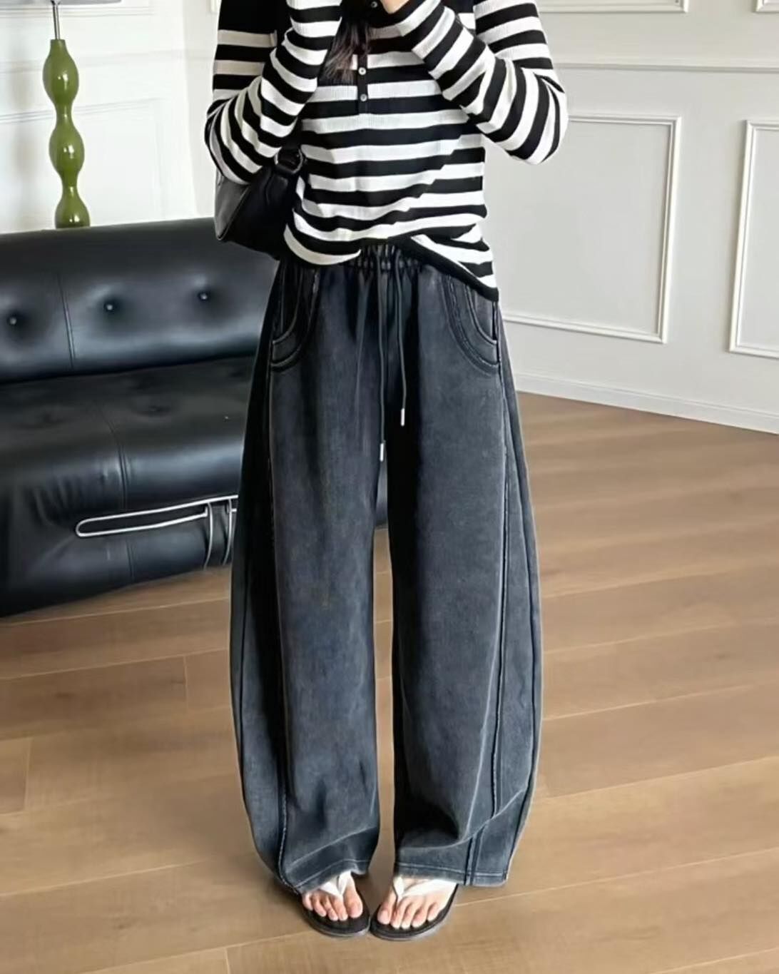 【顯瘦修身的水洗側拼剪裁彎刀褲】（現貨）